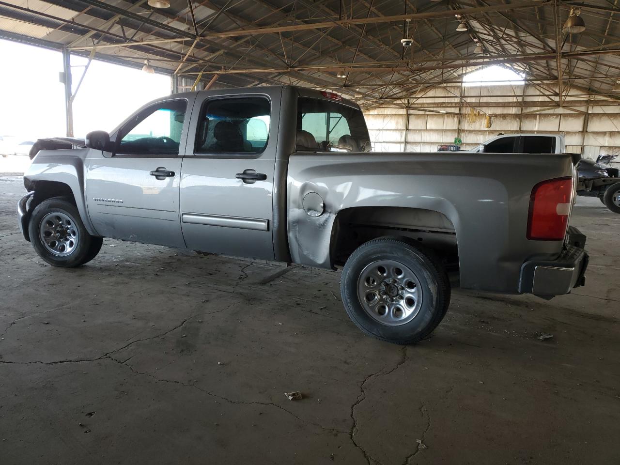2013 Chevrolet Silverado - Image 2