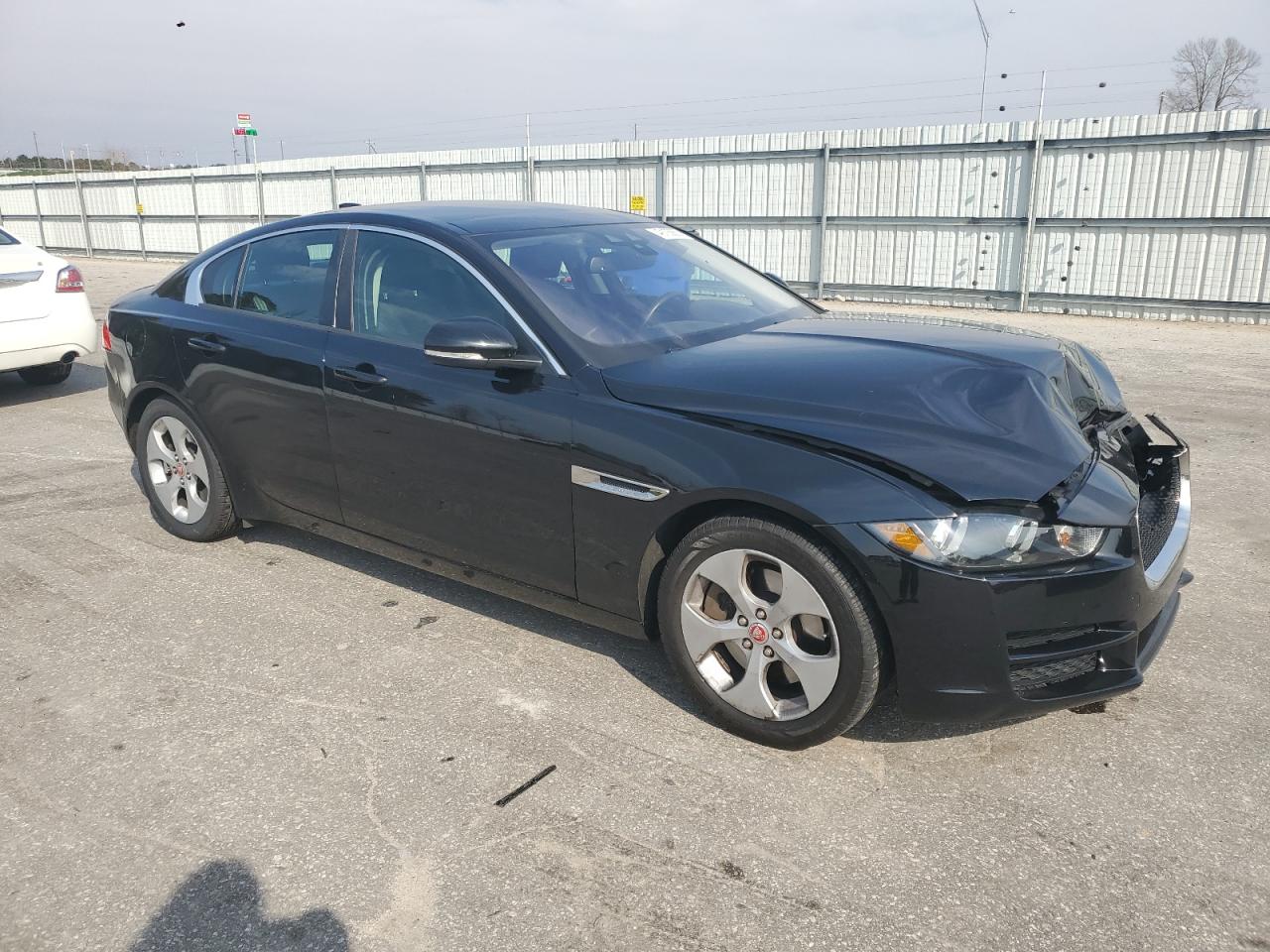 2017 Jaguar XE - Image 4