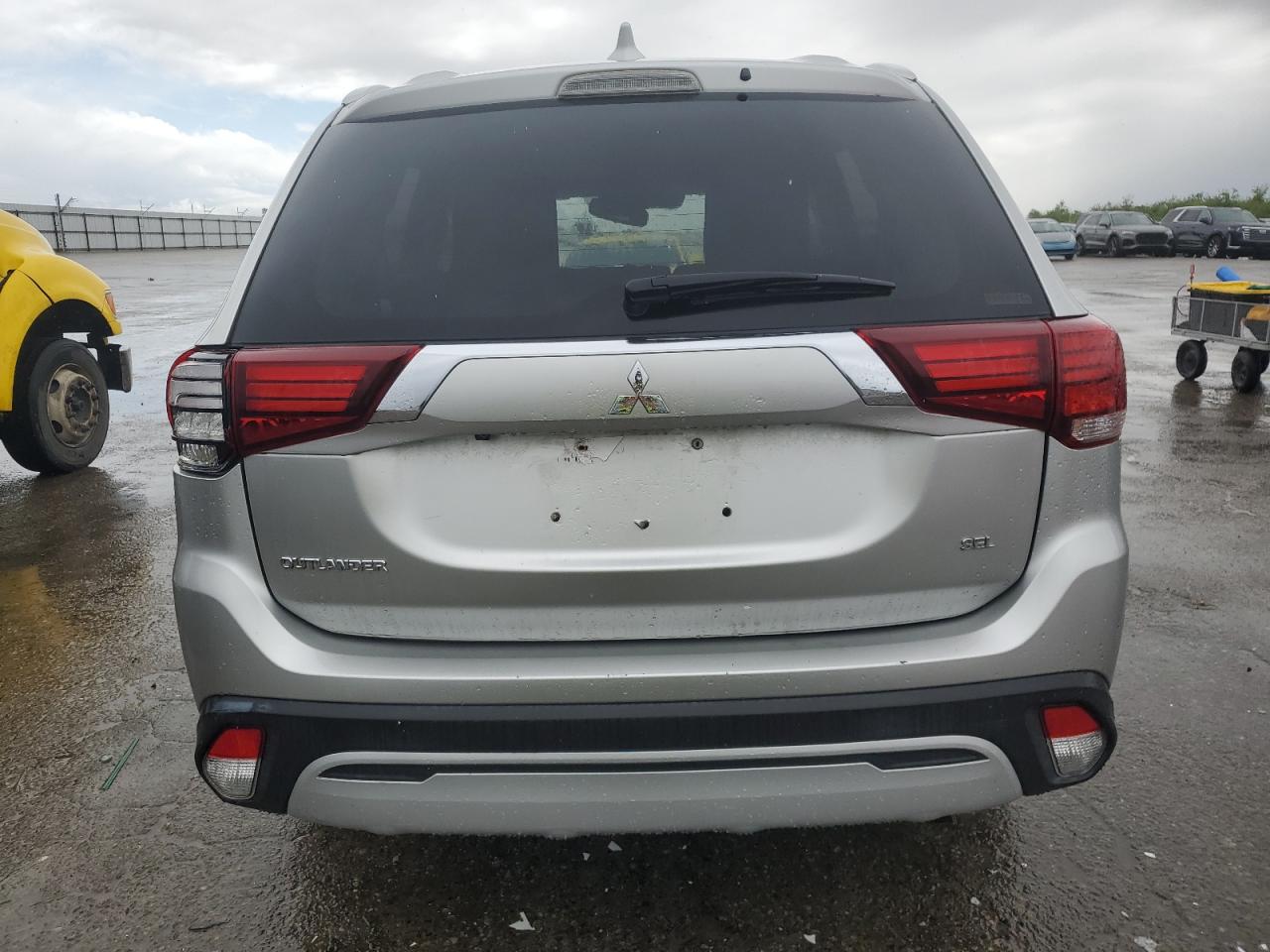 2020 Mitsubishi Outlander - Image 6