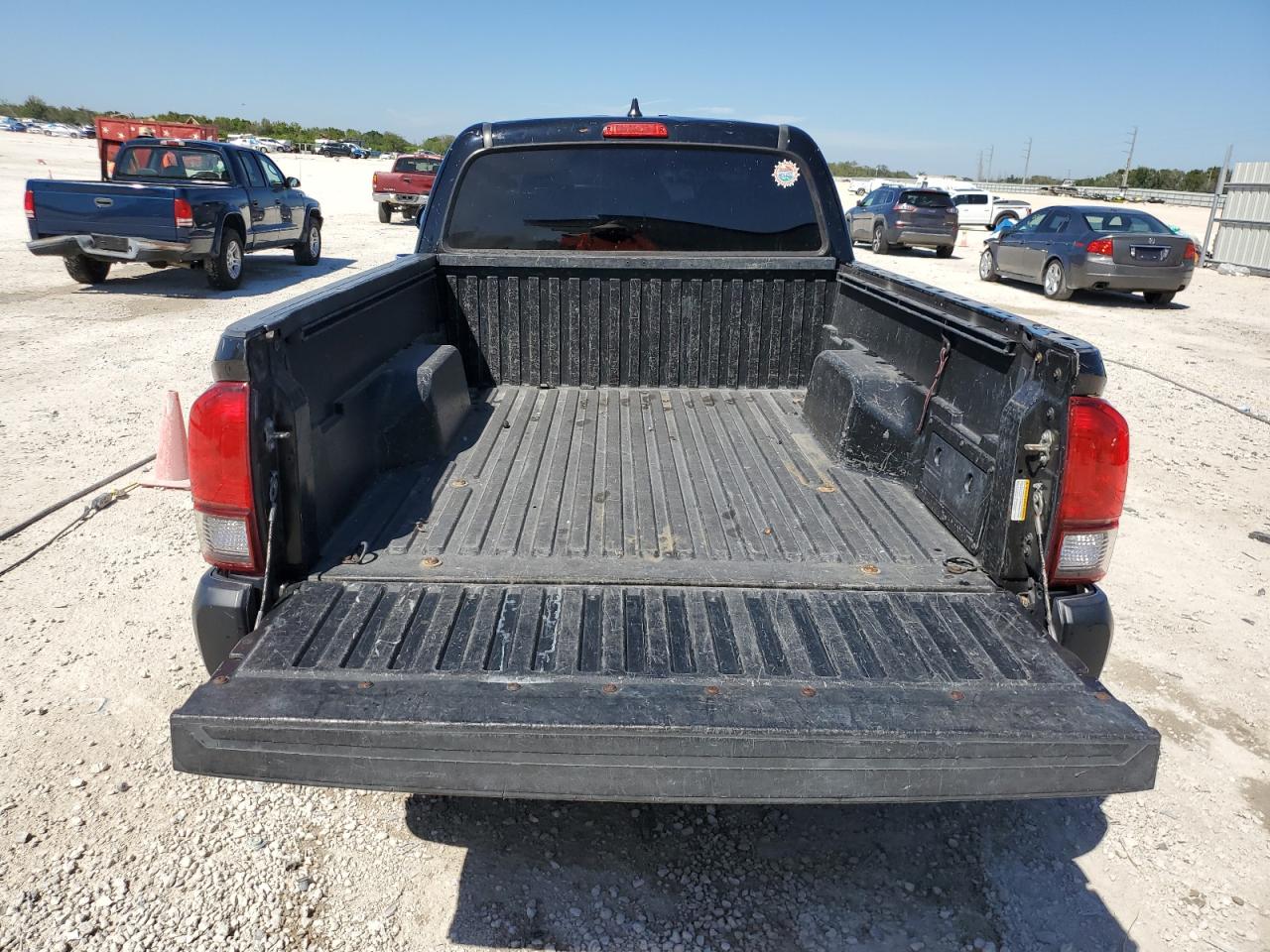 2020 Toyota Tacoma - Image 6