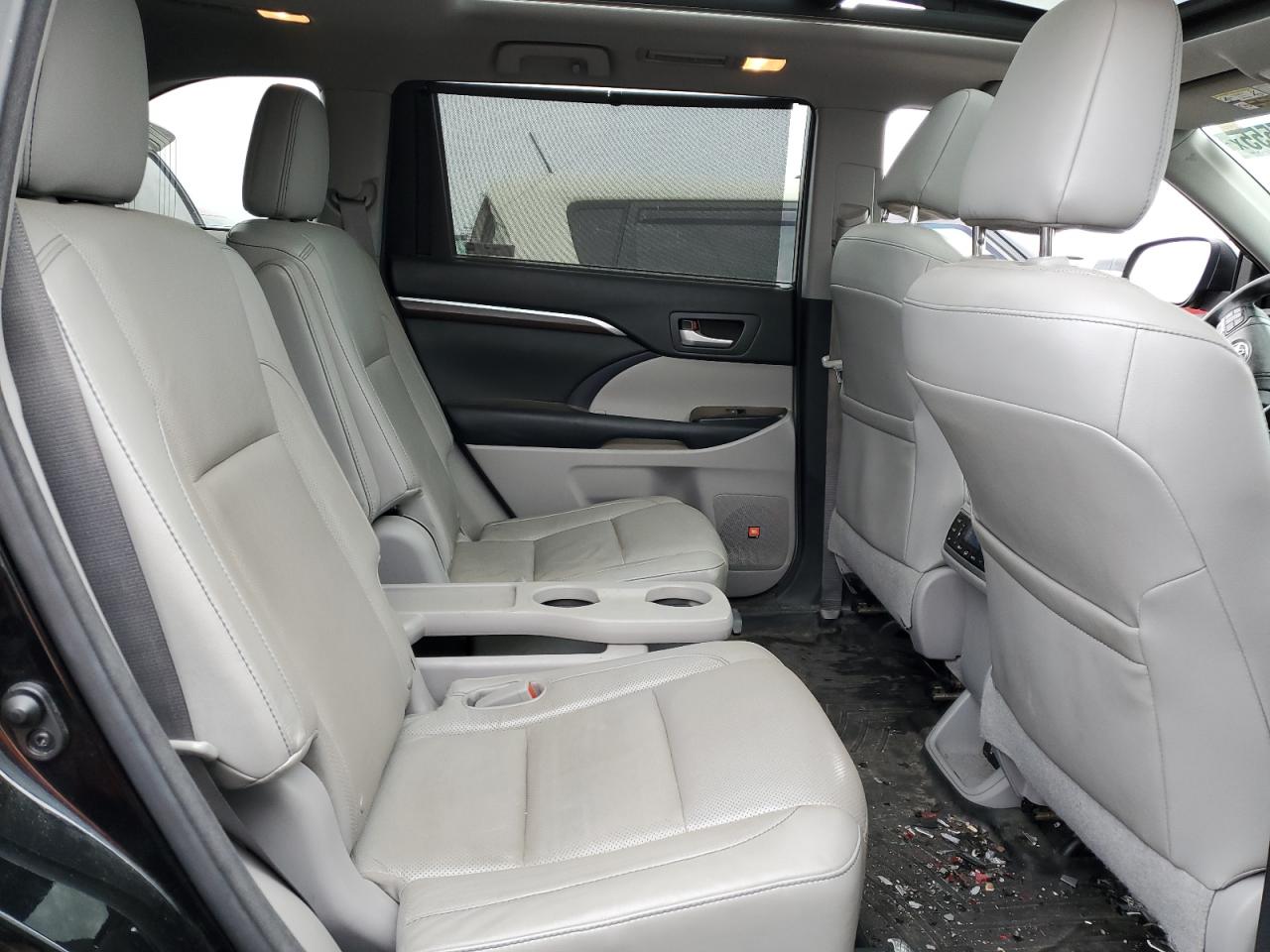 2015 Toyota Highlander - Image 11