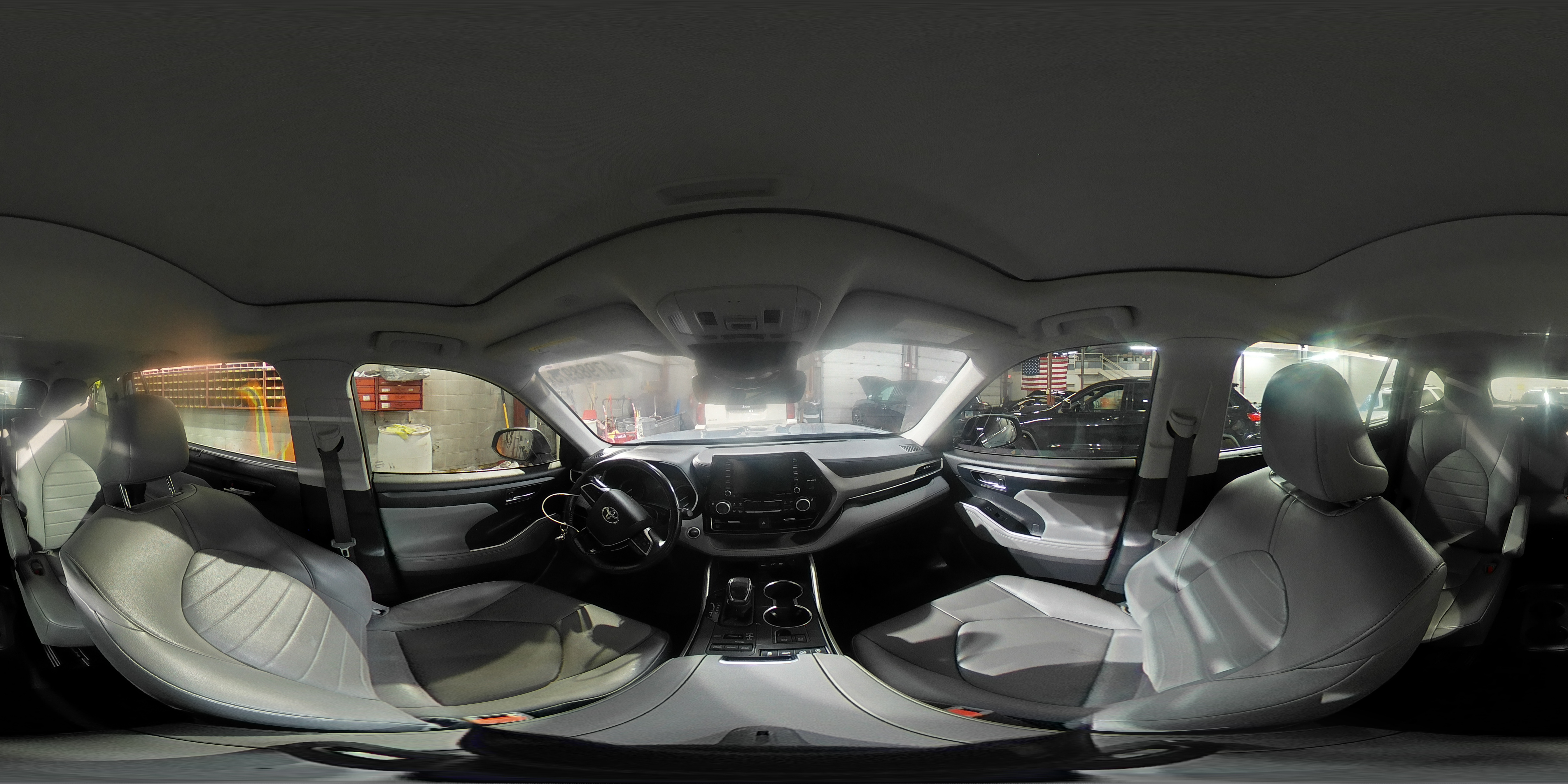 2021 Toyota Highlander - Image 15