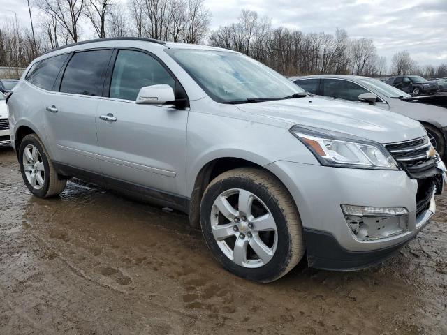  CHEVROLET TRAVERSE 2017 Srebrny