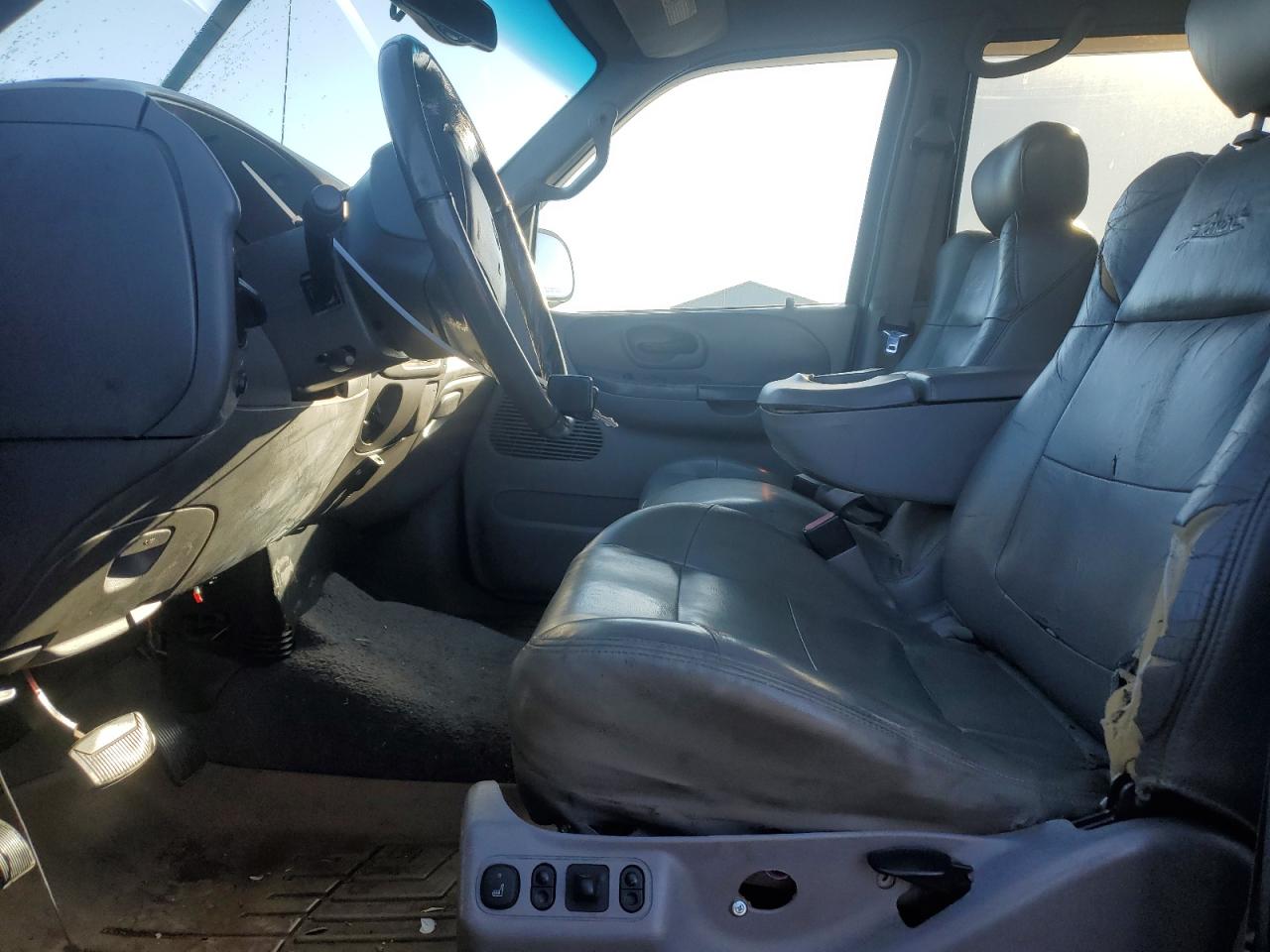 2001 Ford F-150 - Image 7