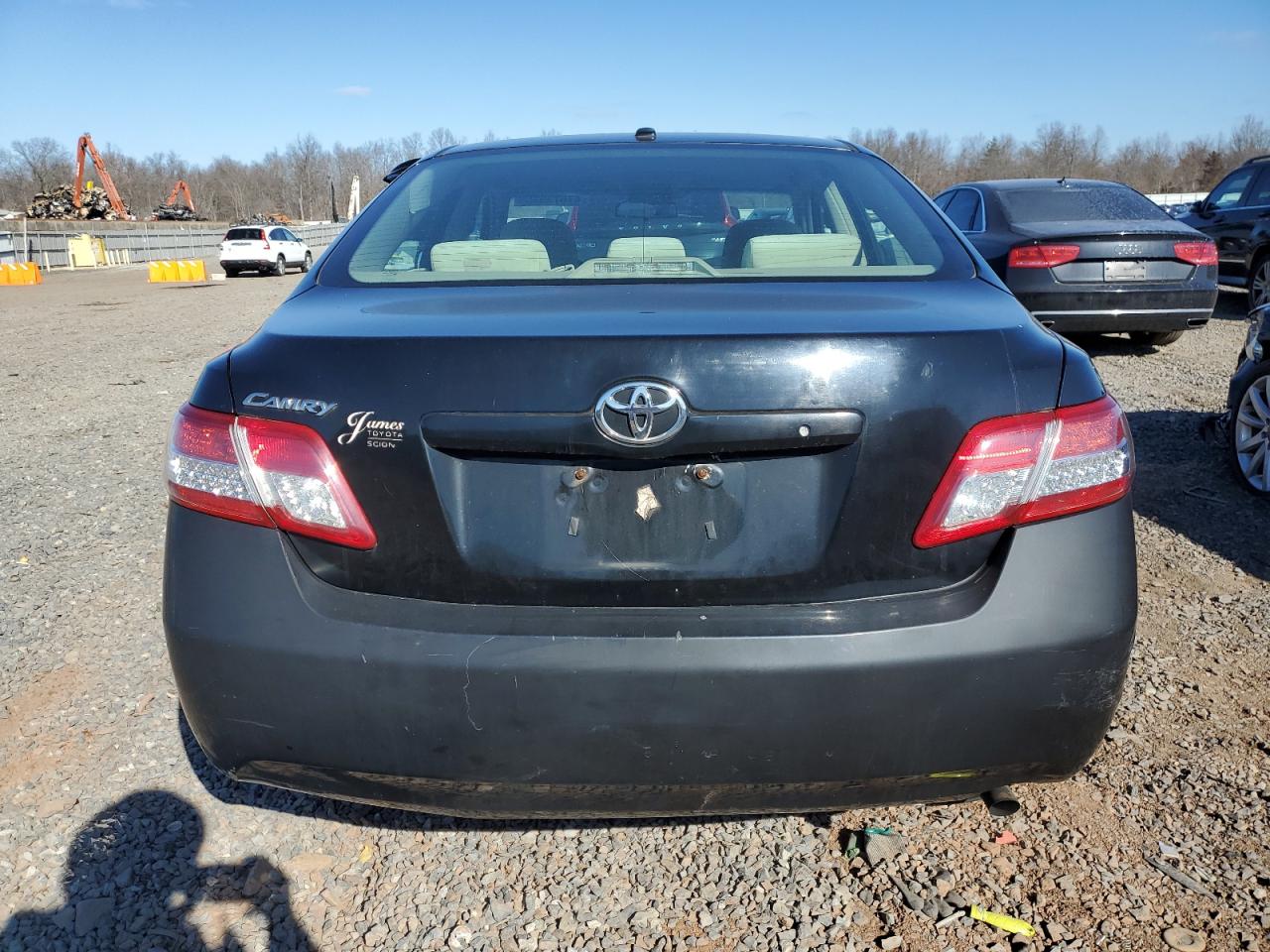 2010 Toyota Camry - Image 6