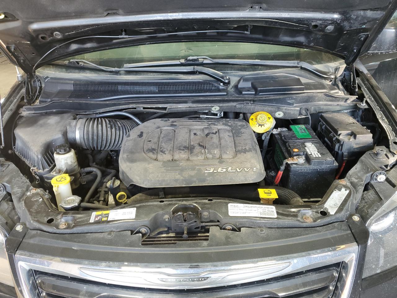 2015 Chrysler Town & Country - Image 12