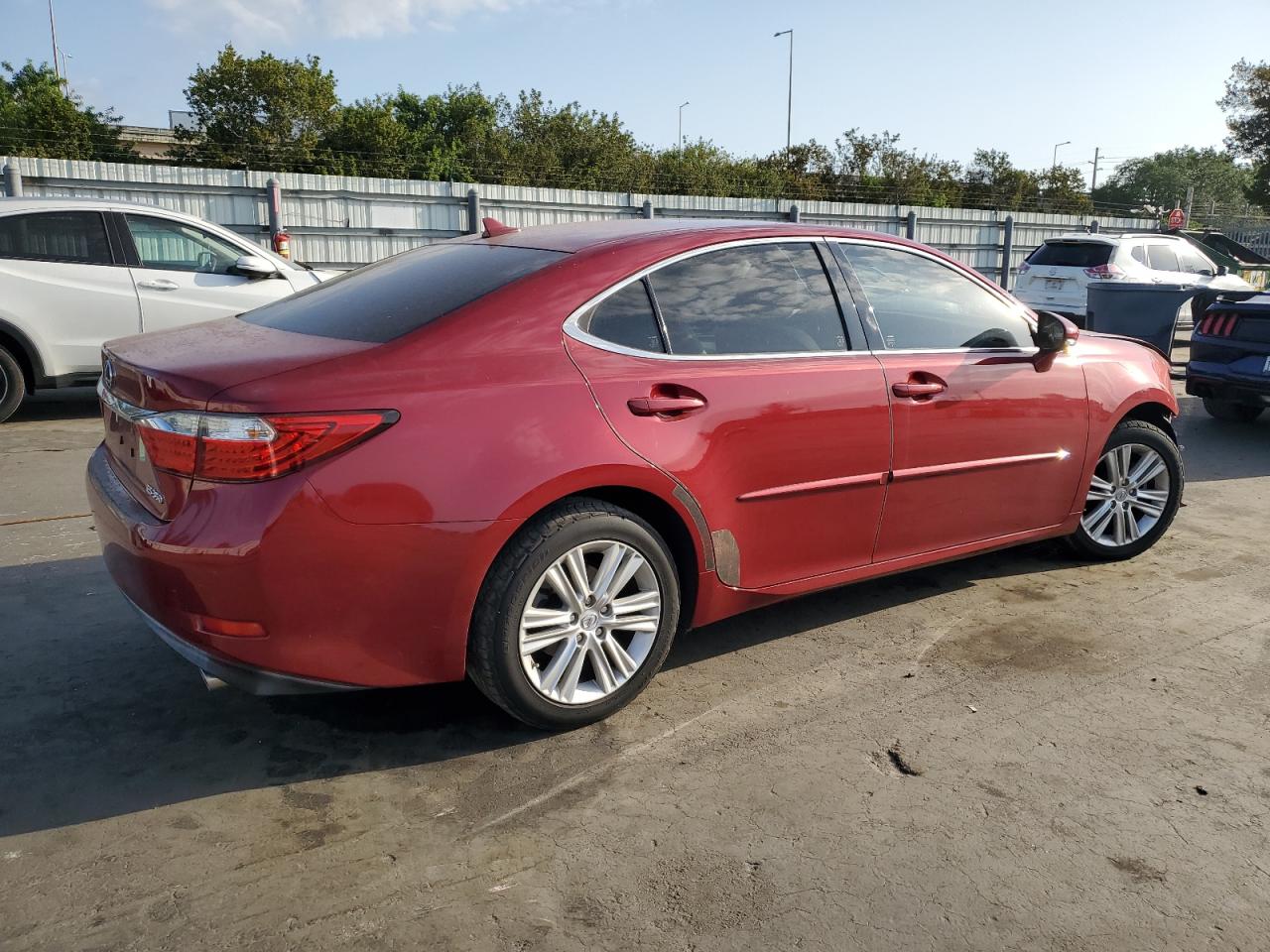 2014 Lexus ES - Image 3