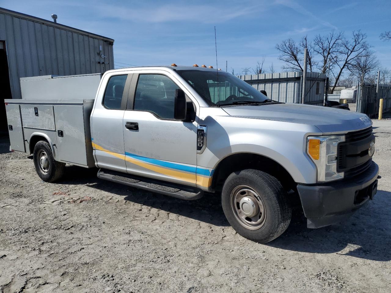 2017 Ford F350 - Image 4