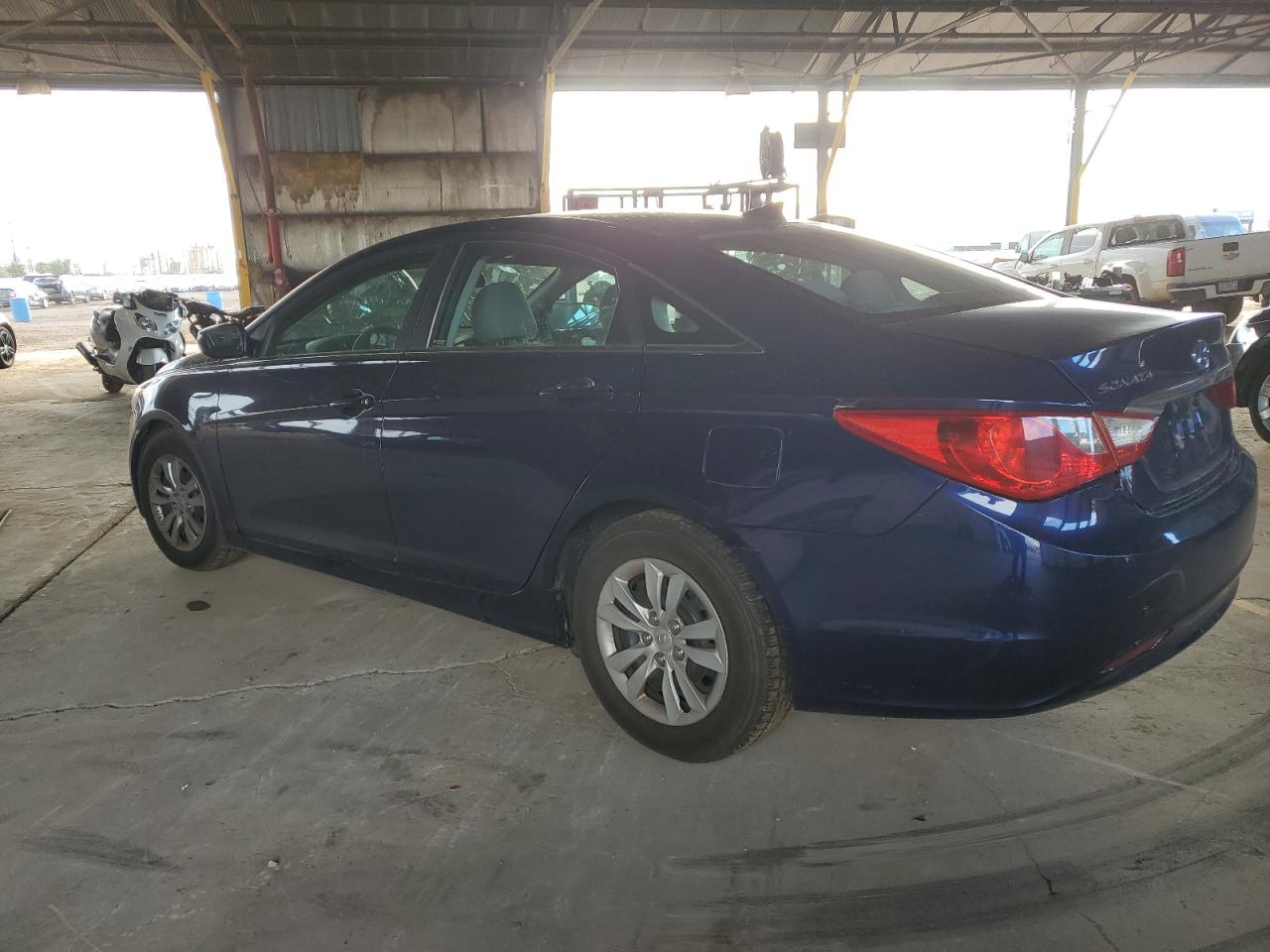 2012 Hyundai Sonata - Image 2