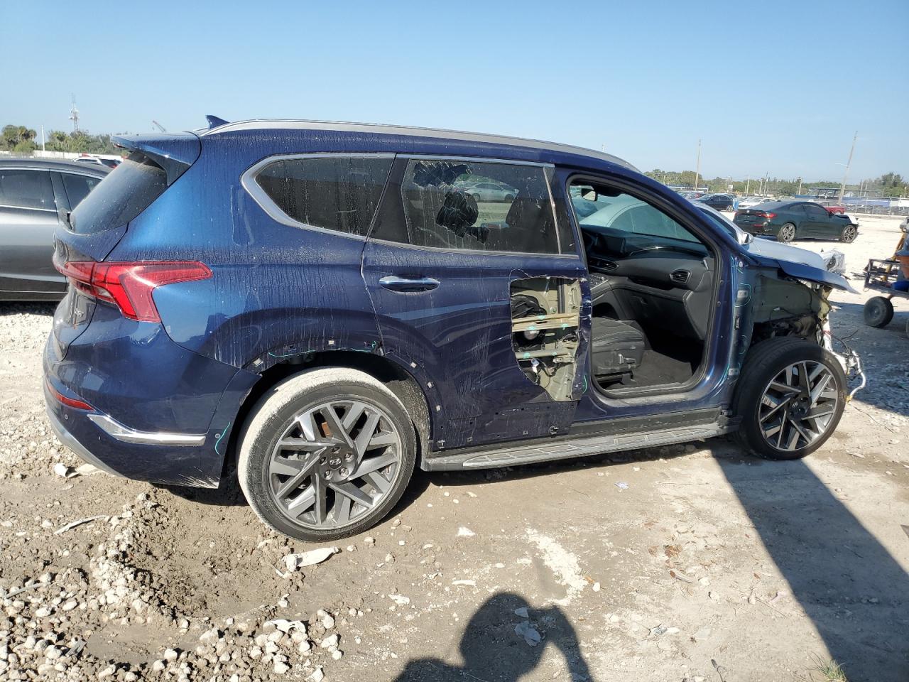 2023 Hyundai Santa Fe - Image 3