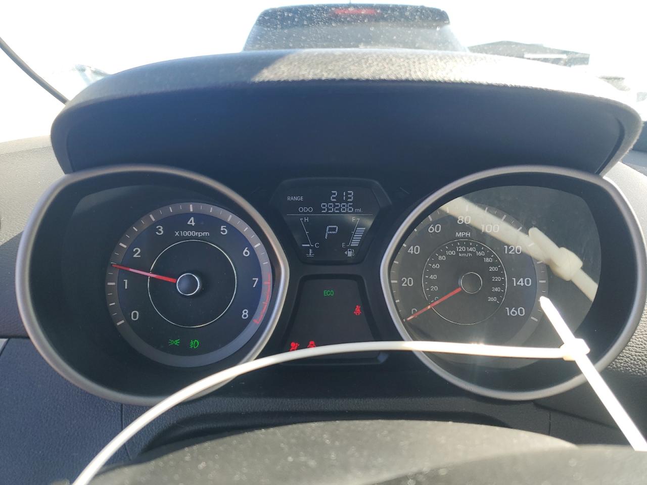 2013 Hyundai Elantra - Image 9