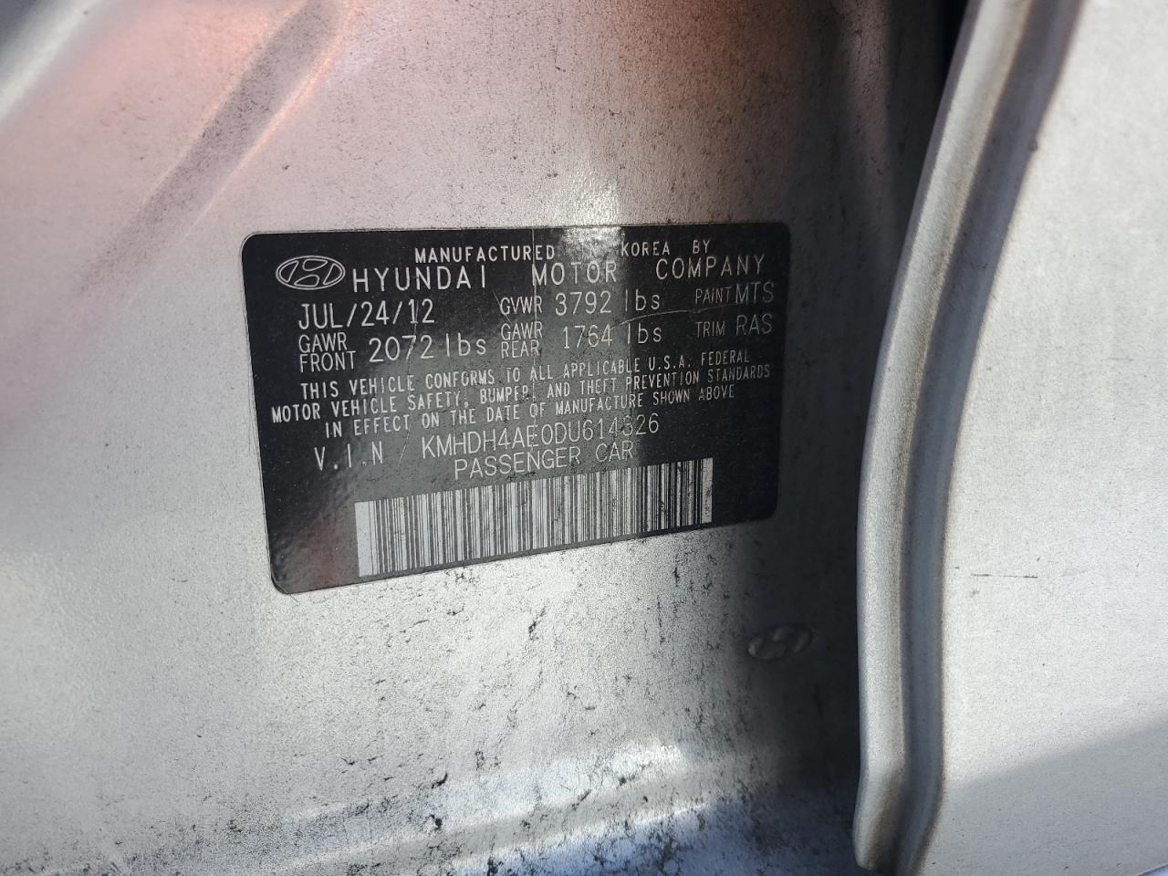 2013 Hyundai Elantra - Image 14