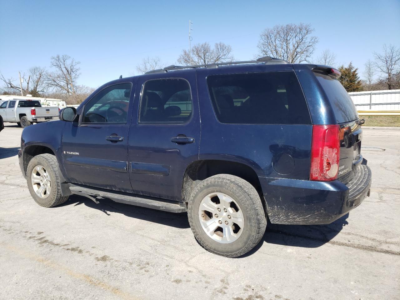 2009 GMC Yukon - Image 2