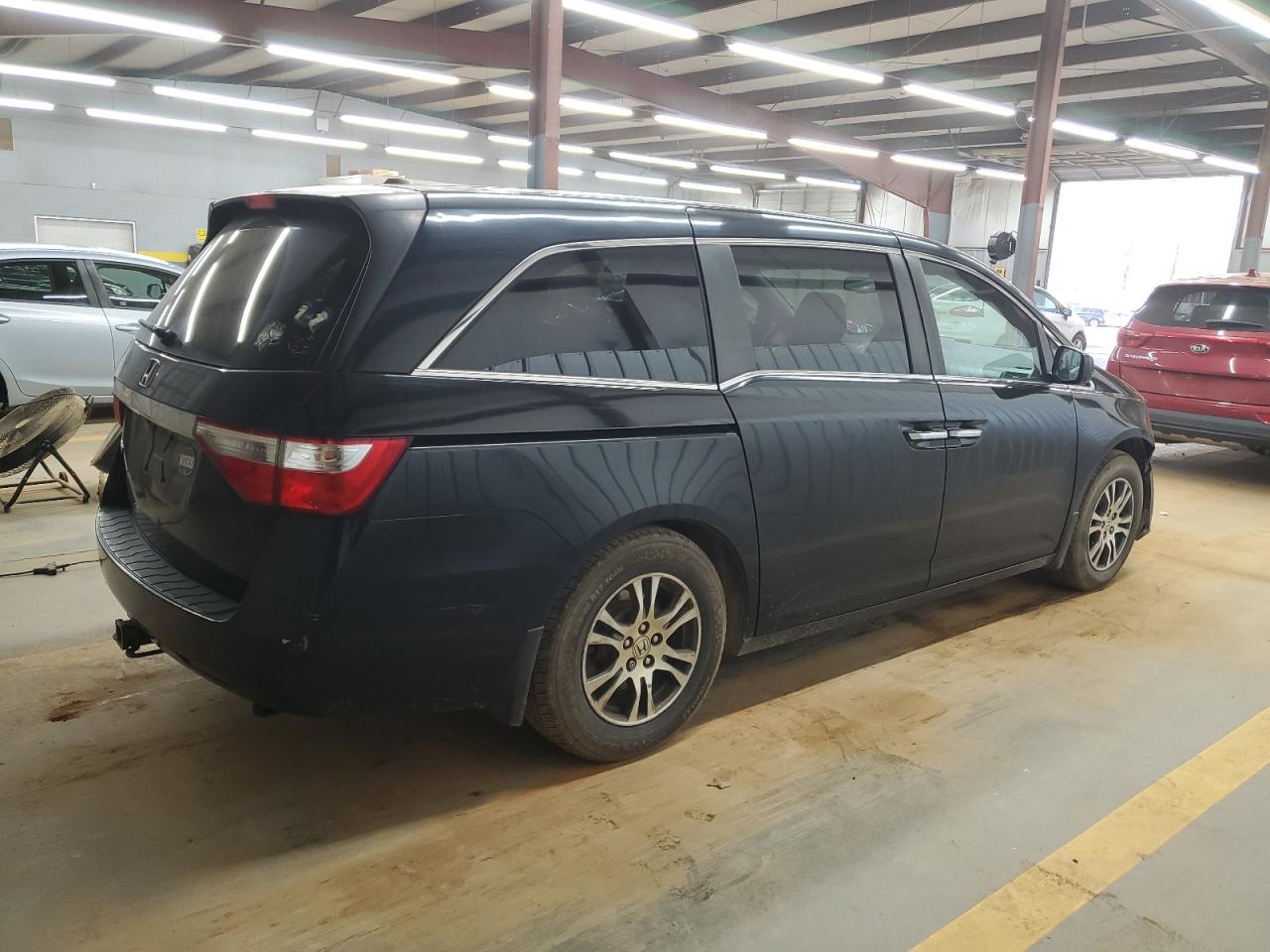 2011 Honda Odyssey - Image 3