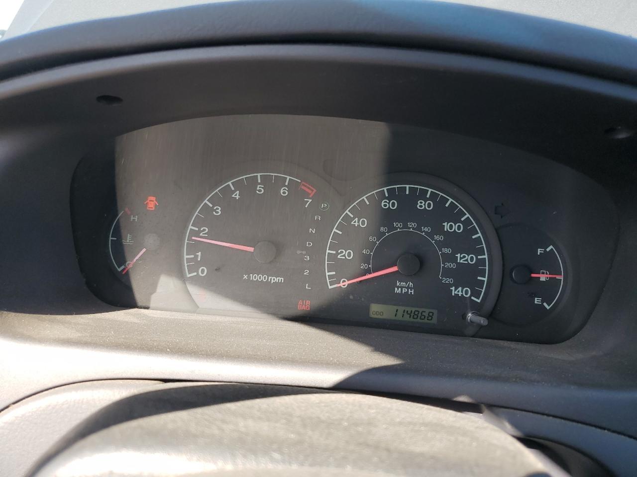 2002 Hyundai Elantra - Image 9