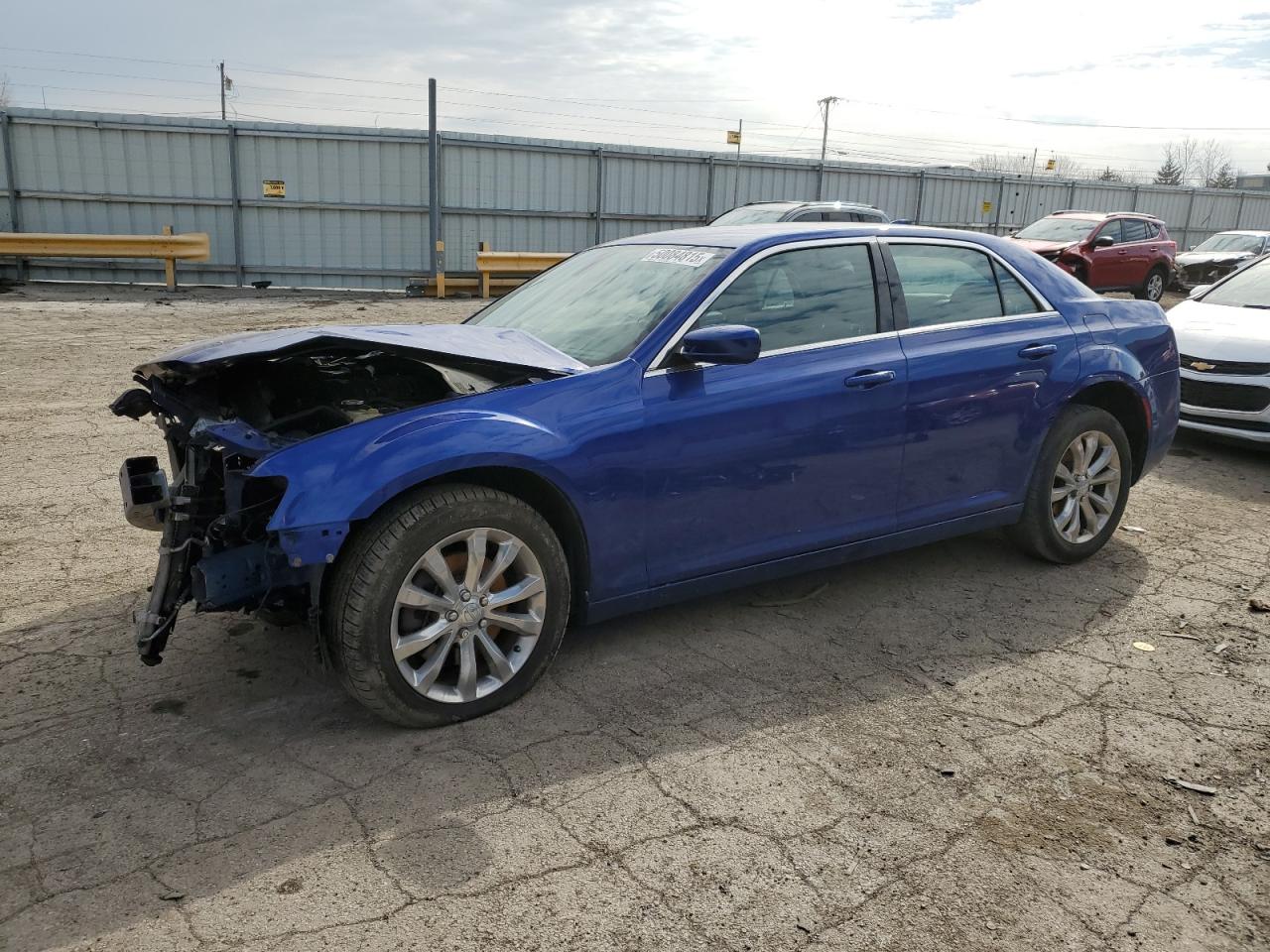 2019 Chrysler 300 Touring zu verkaufen in Dyer, IN - Front End