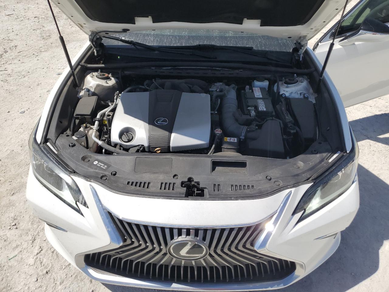 2020 Lexus ES - Image 11