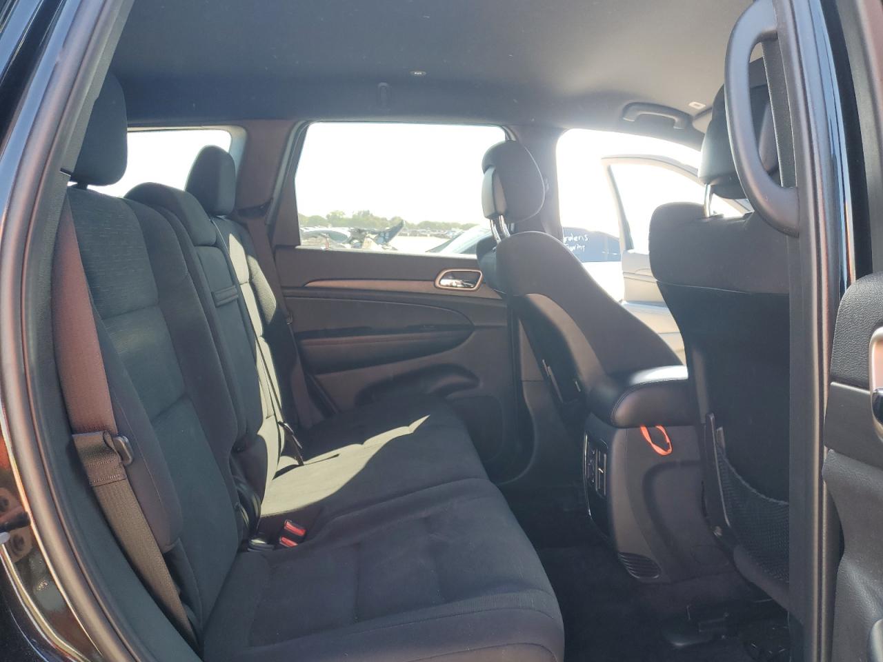 2017 Jeep Grand Cherokee - Image 12