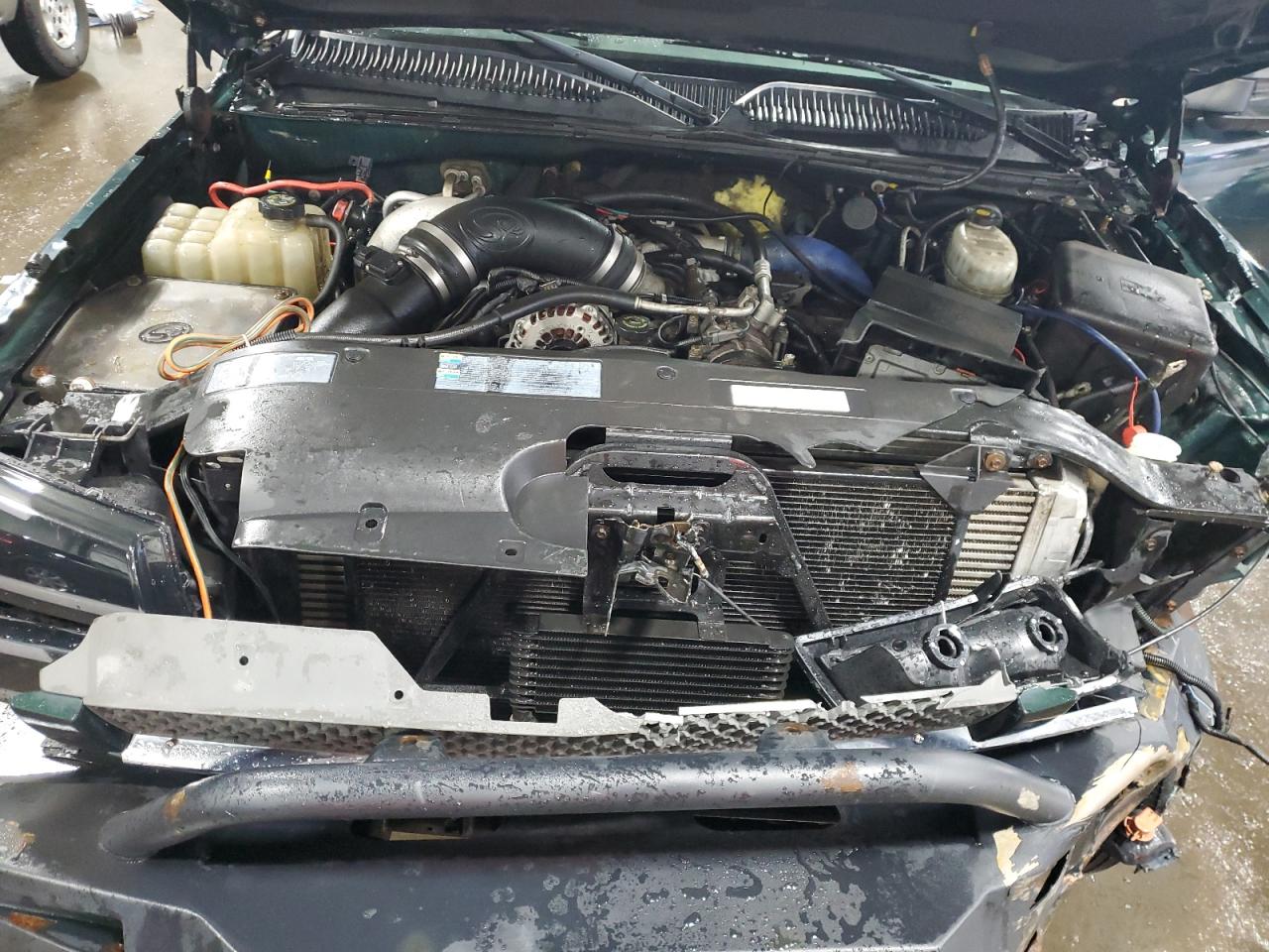 2003 Chevrolet Silverado - Image 11