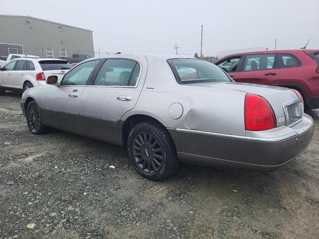 2003 LINCOLN TOWN CAR SIGNATURE
