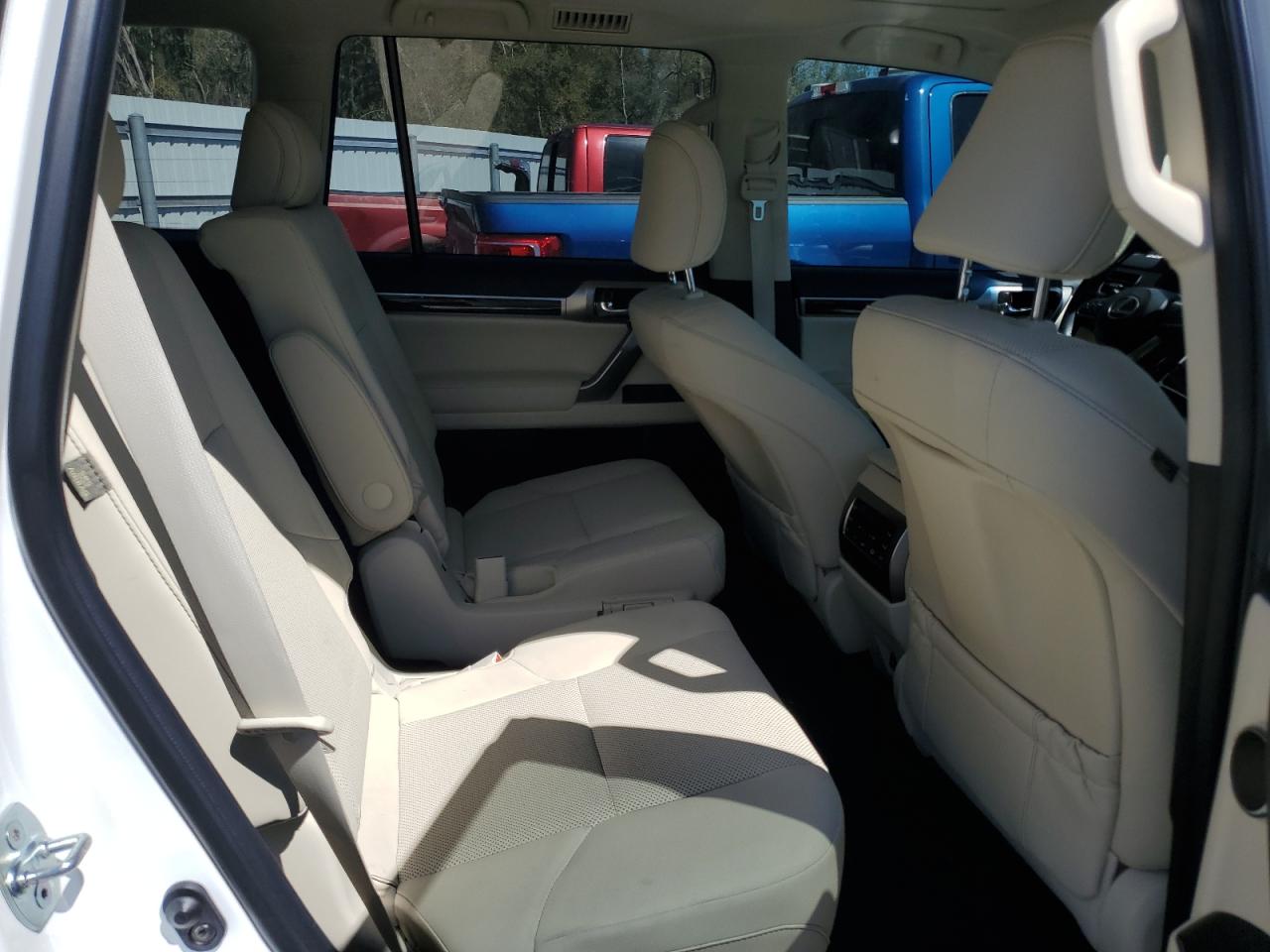 2023 Lexus GX - Image 11