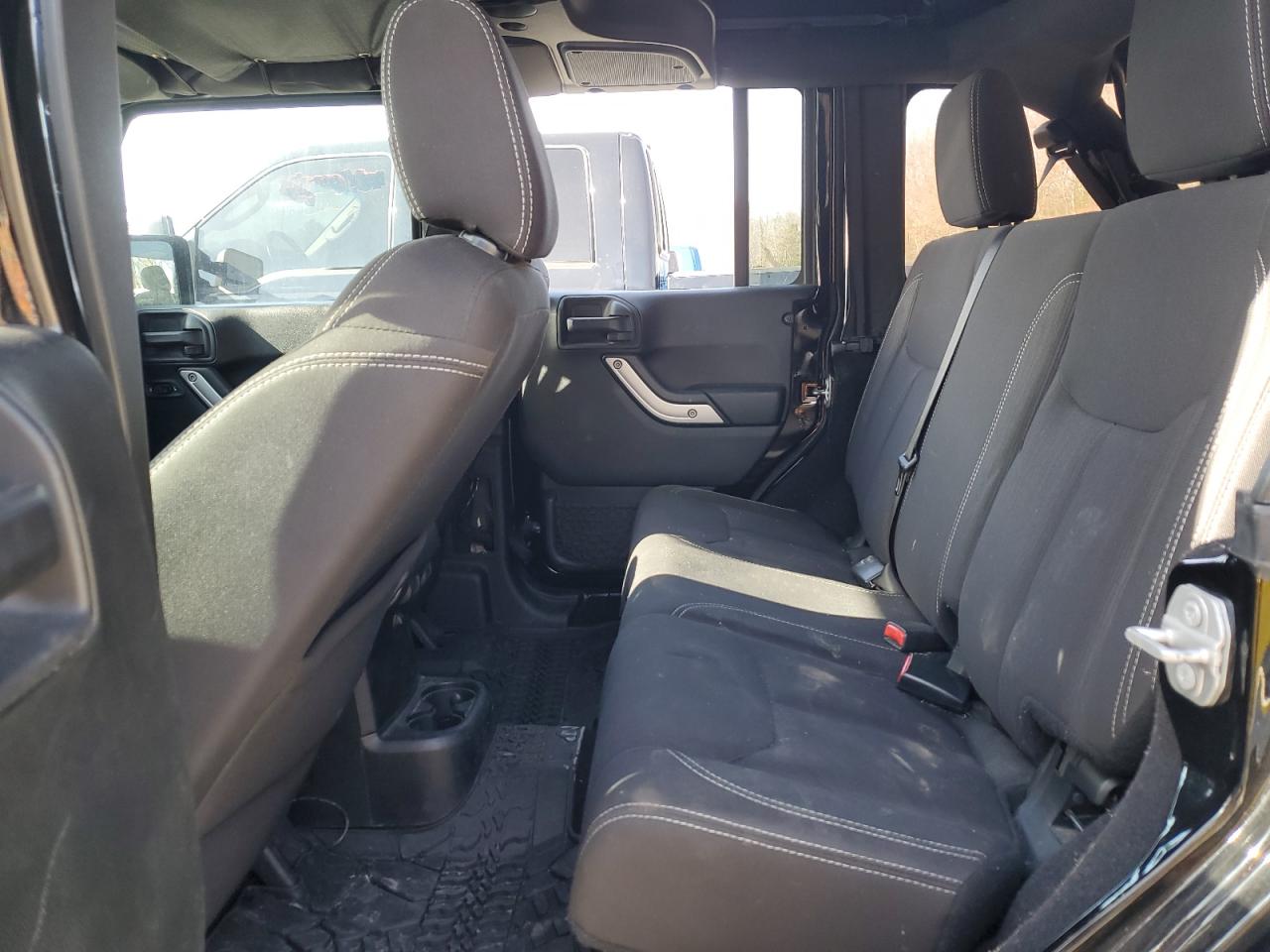 2018 Jeep Wrangler - Image 11