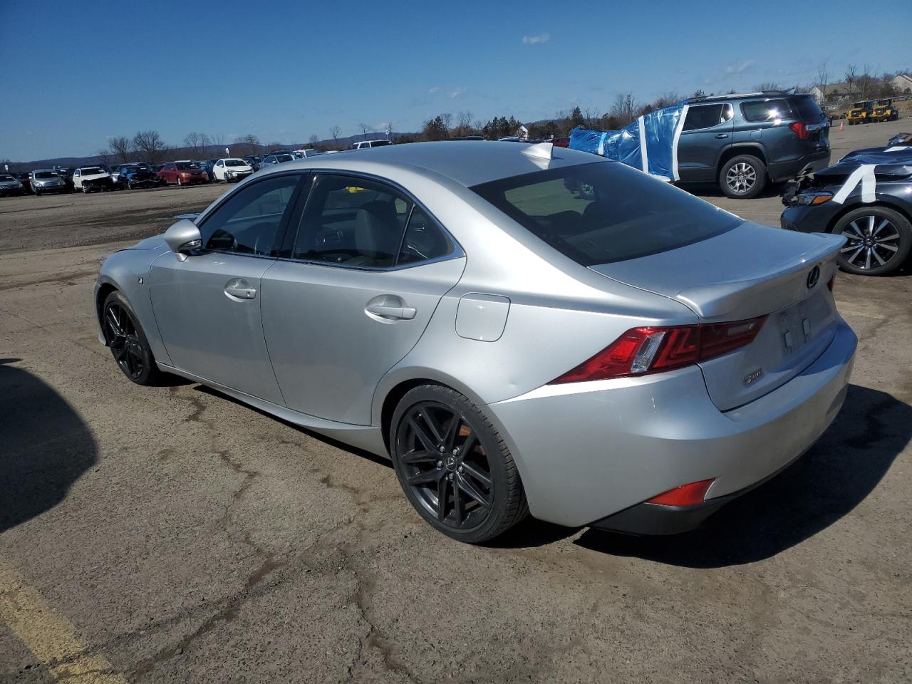 2016 Lexus IS - Image 2
