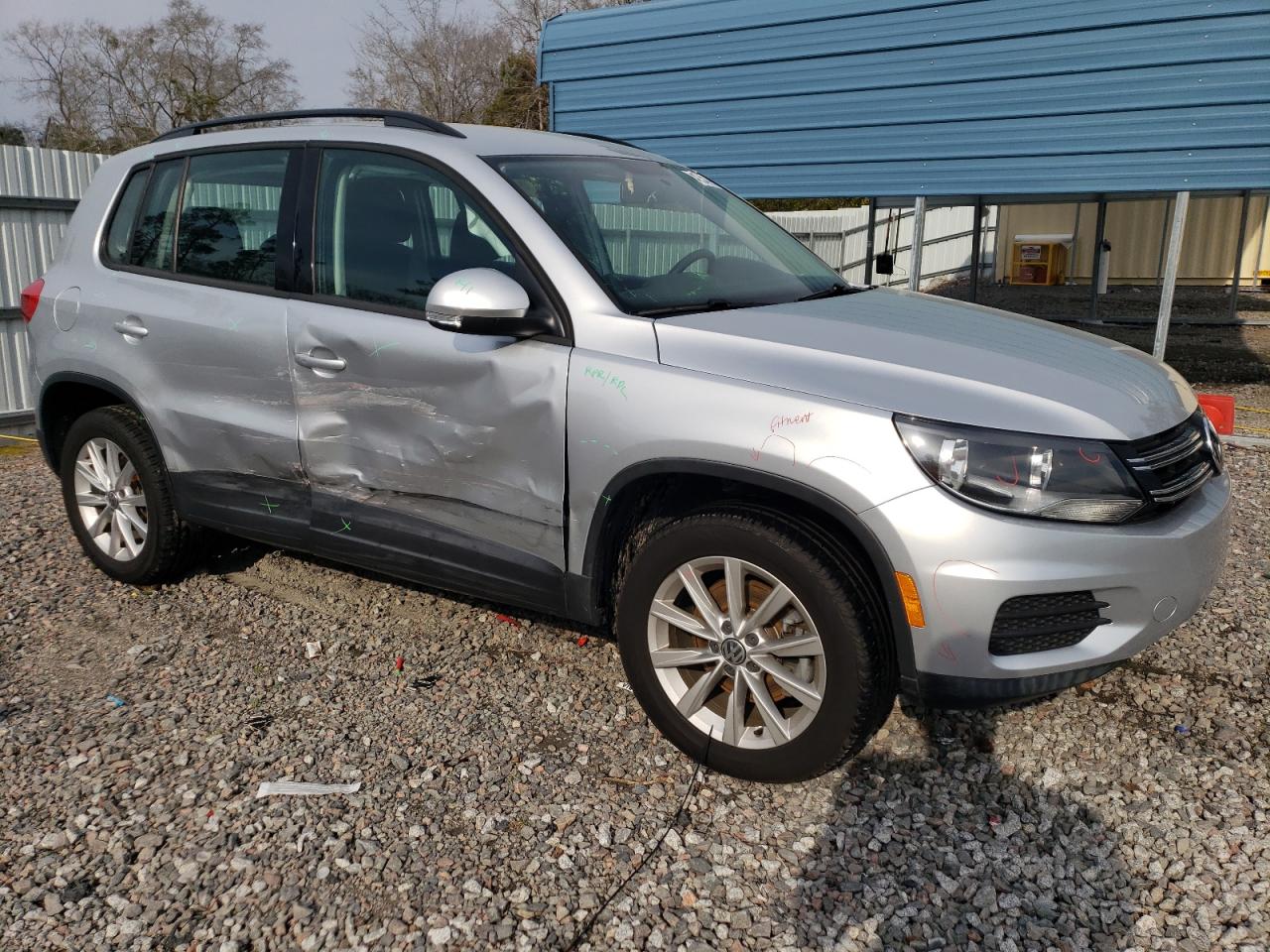 2017 Volkswagen Tiguan - Image 4