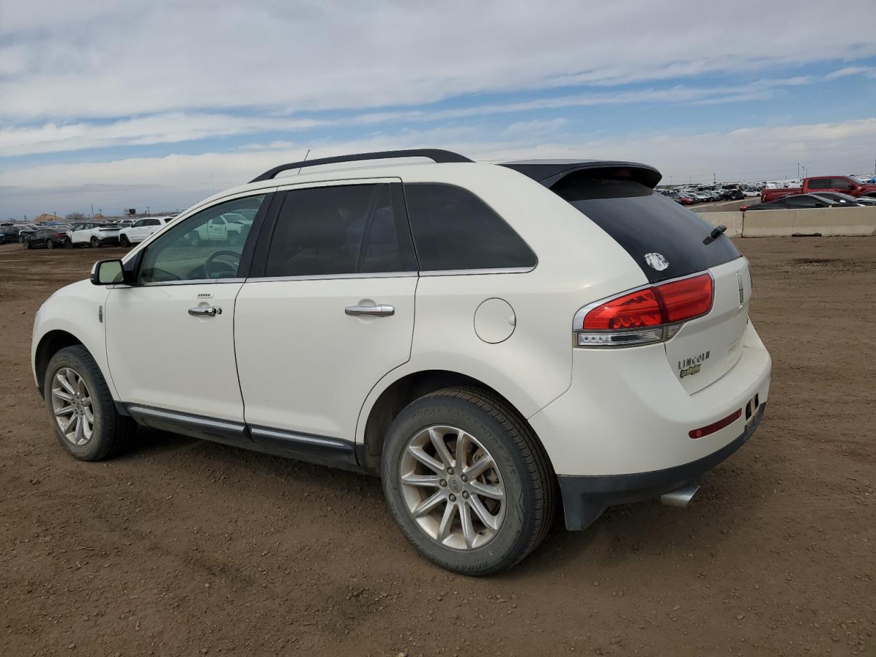 2013 Lincoln MKX - Image 2