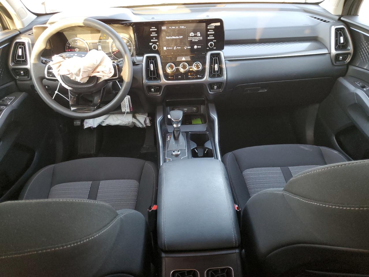 2022 Kia Sorento - Image 8