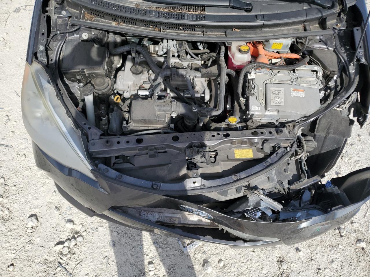 2013 Toyota Prius - Image 11
