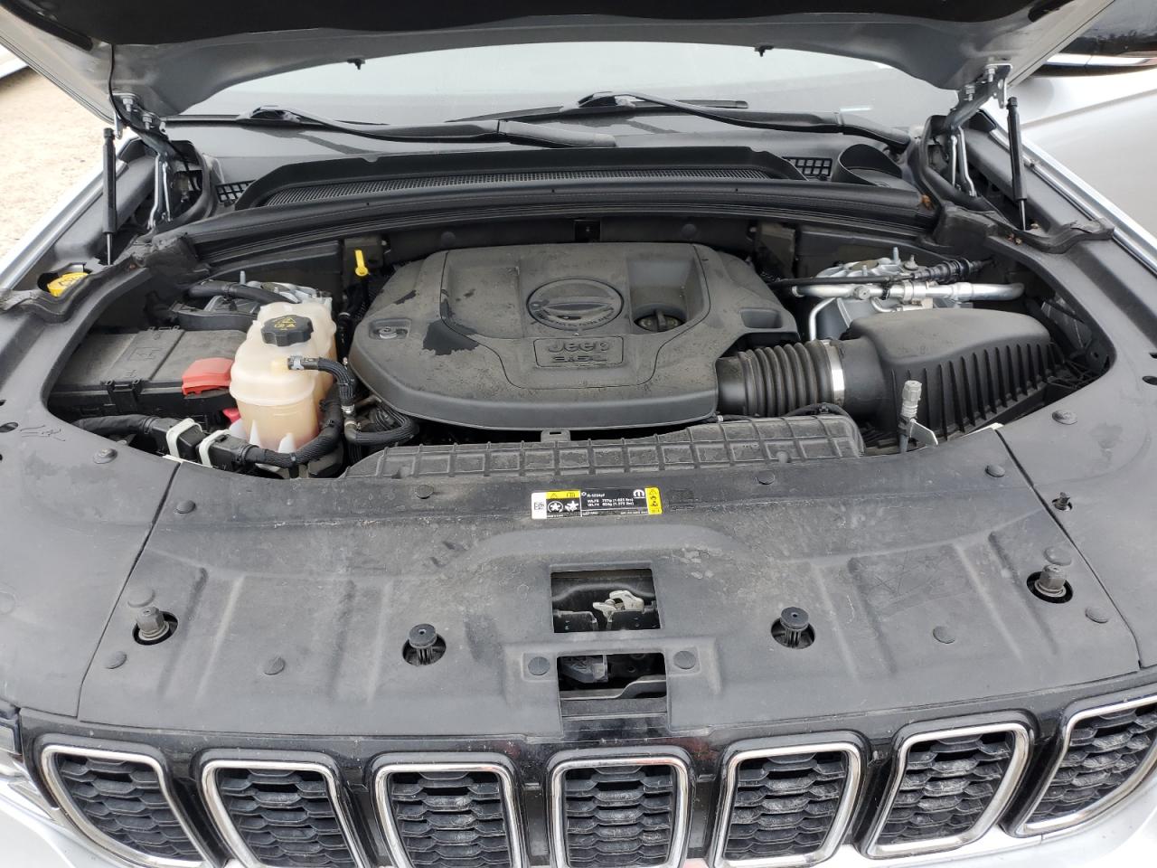 2021 Jeep Grand Cherokee - Image 12
