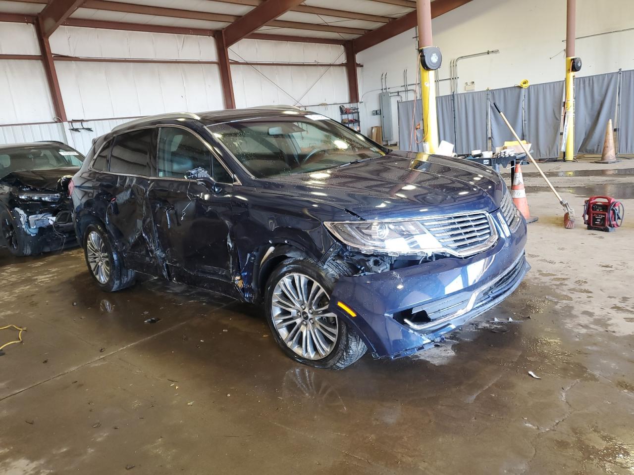 2017 Lincoln MKX - Image 4