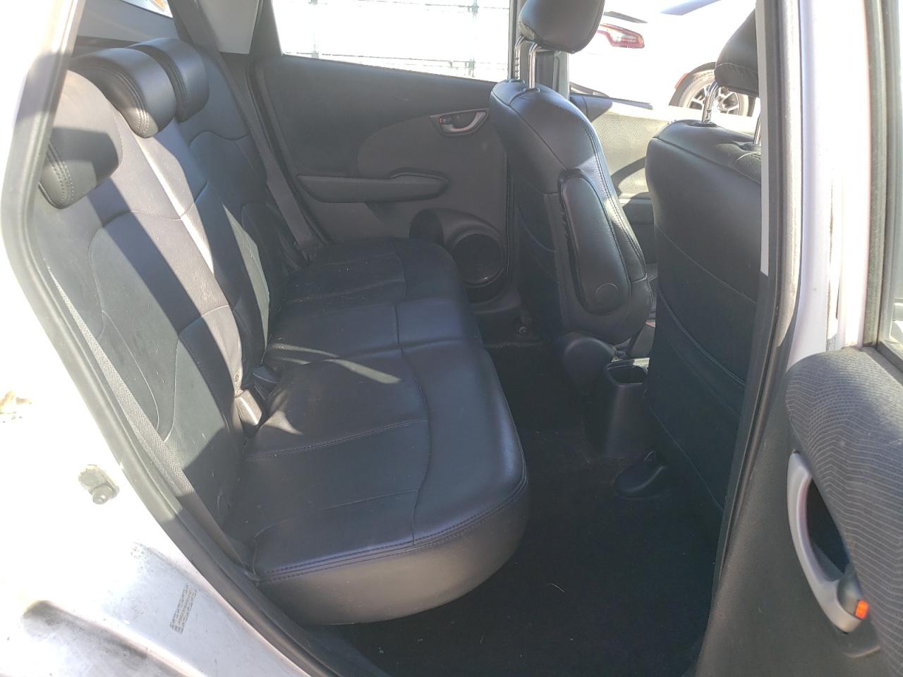 2010 Honda Fit - Image 10