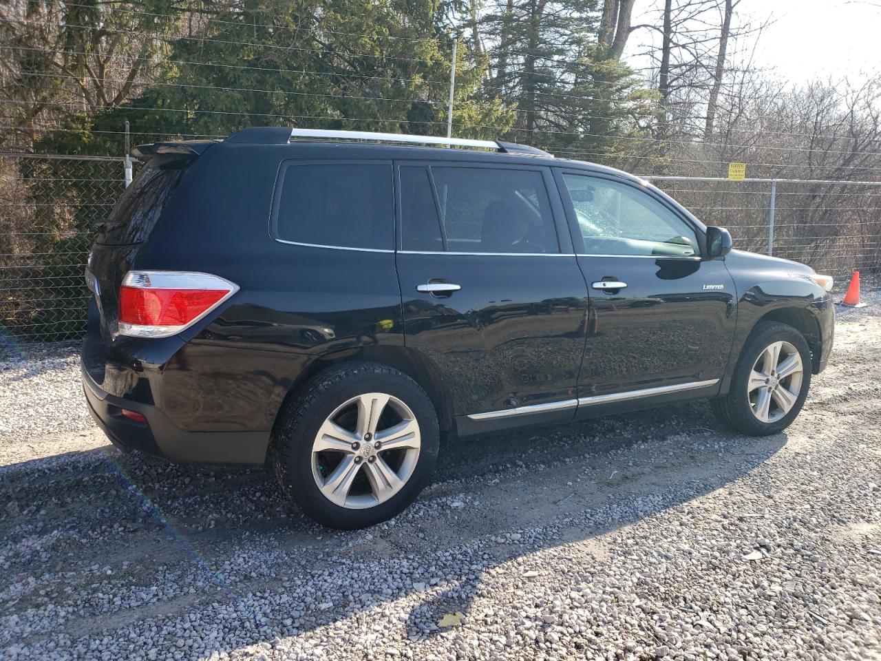 2013 Toyota Highlander - Image 3