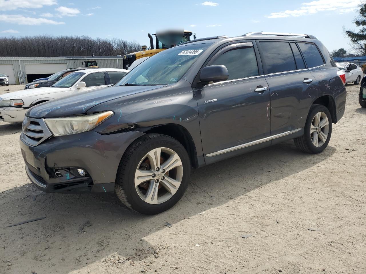 2013 Toyota Highlander - Image 1