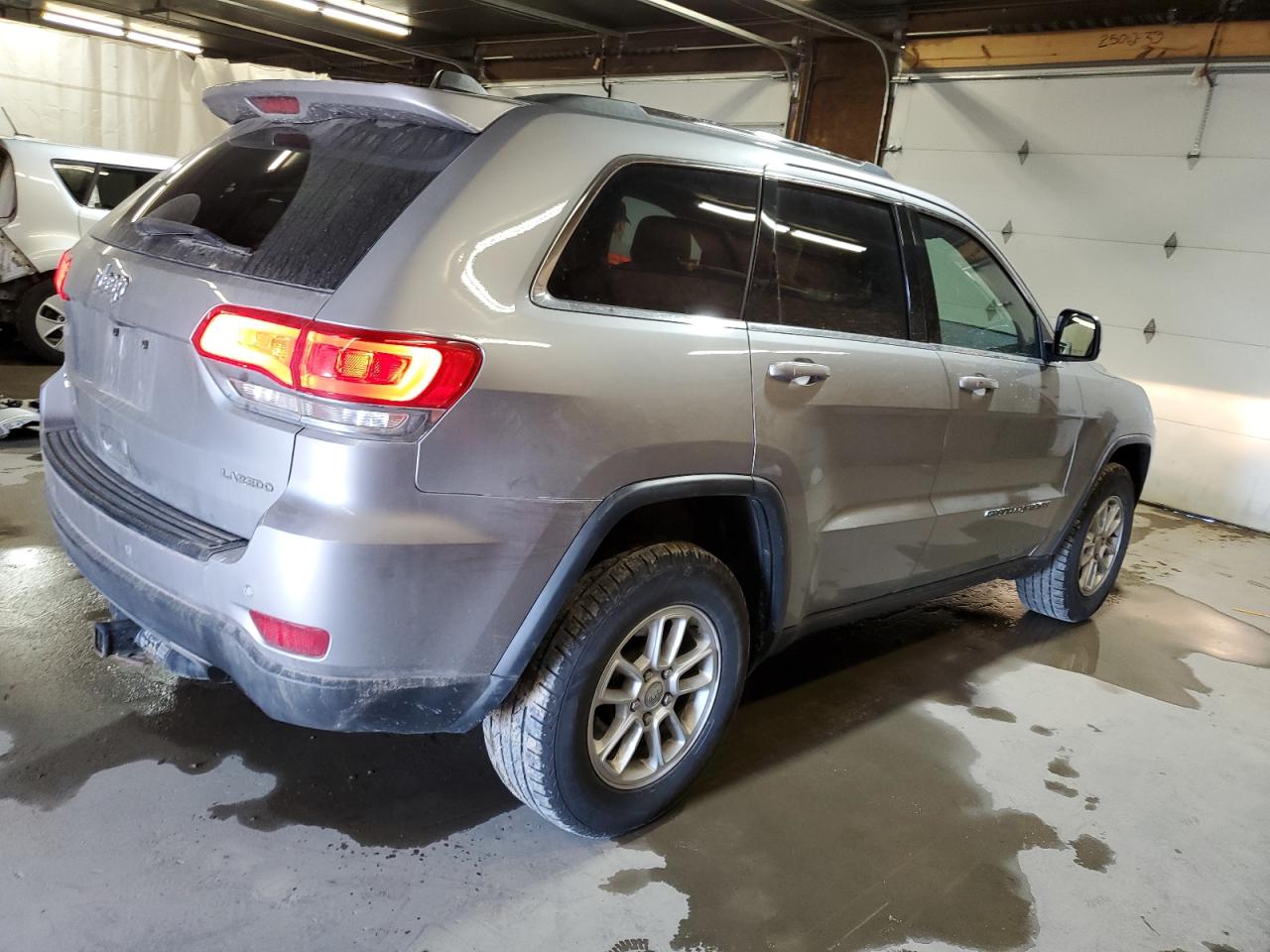 2018 Jeep Grand Cherokee - Image 3