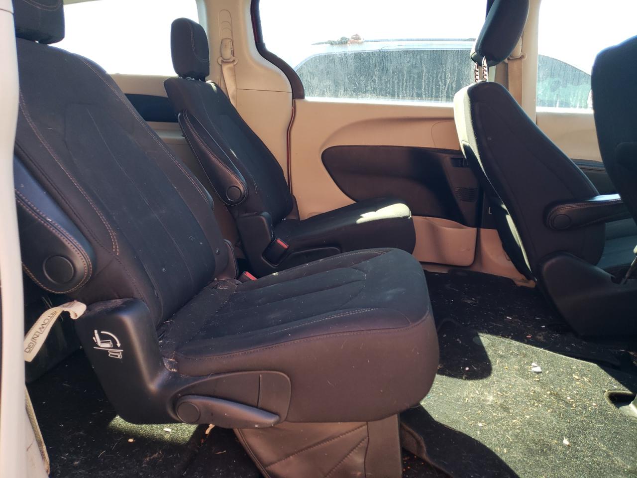 2018 Chrysler Pacifica - Image 11