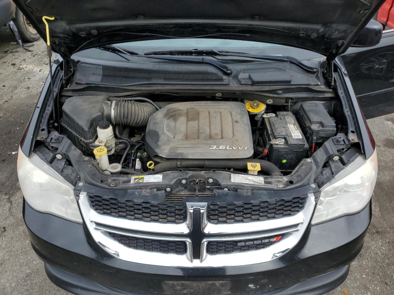 2013 Dodge Caravan - Image 12