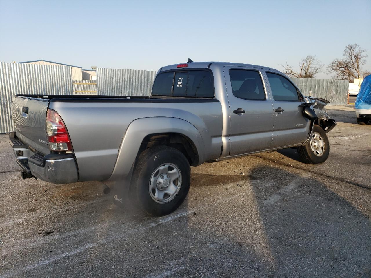 2015 Toyota Tacoma - Image 3