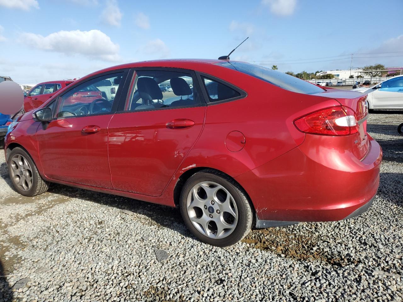 2011 Ford Fiesta - Image 2