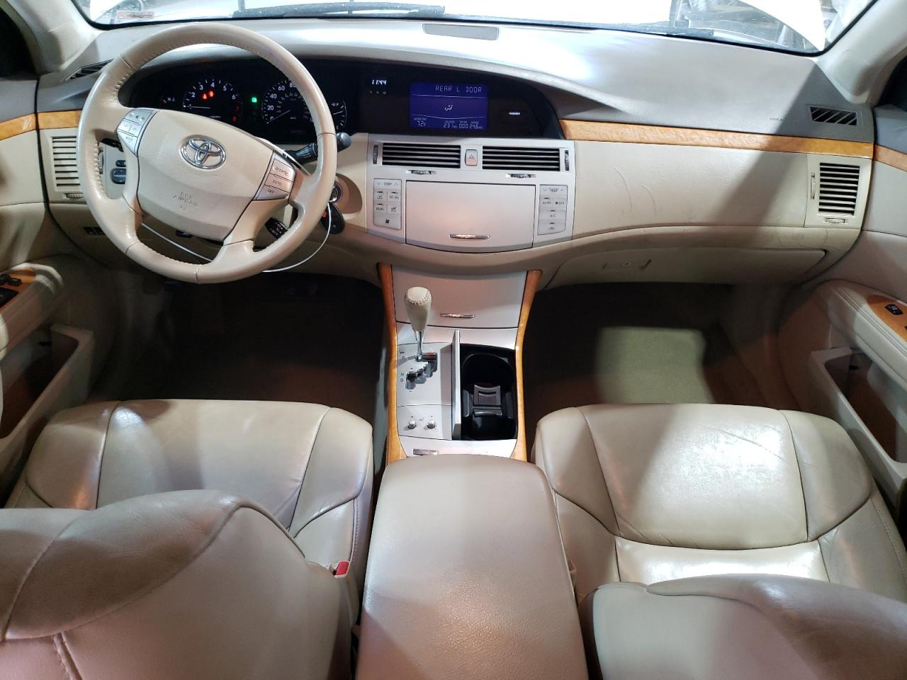 2006 Toyota Avalon - Image 8
