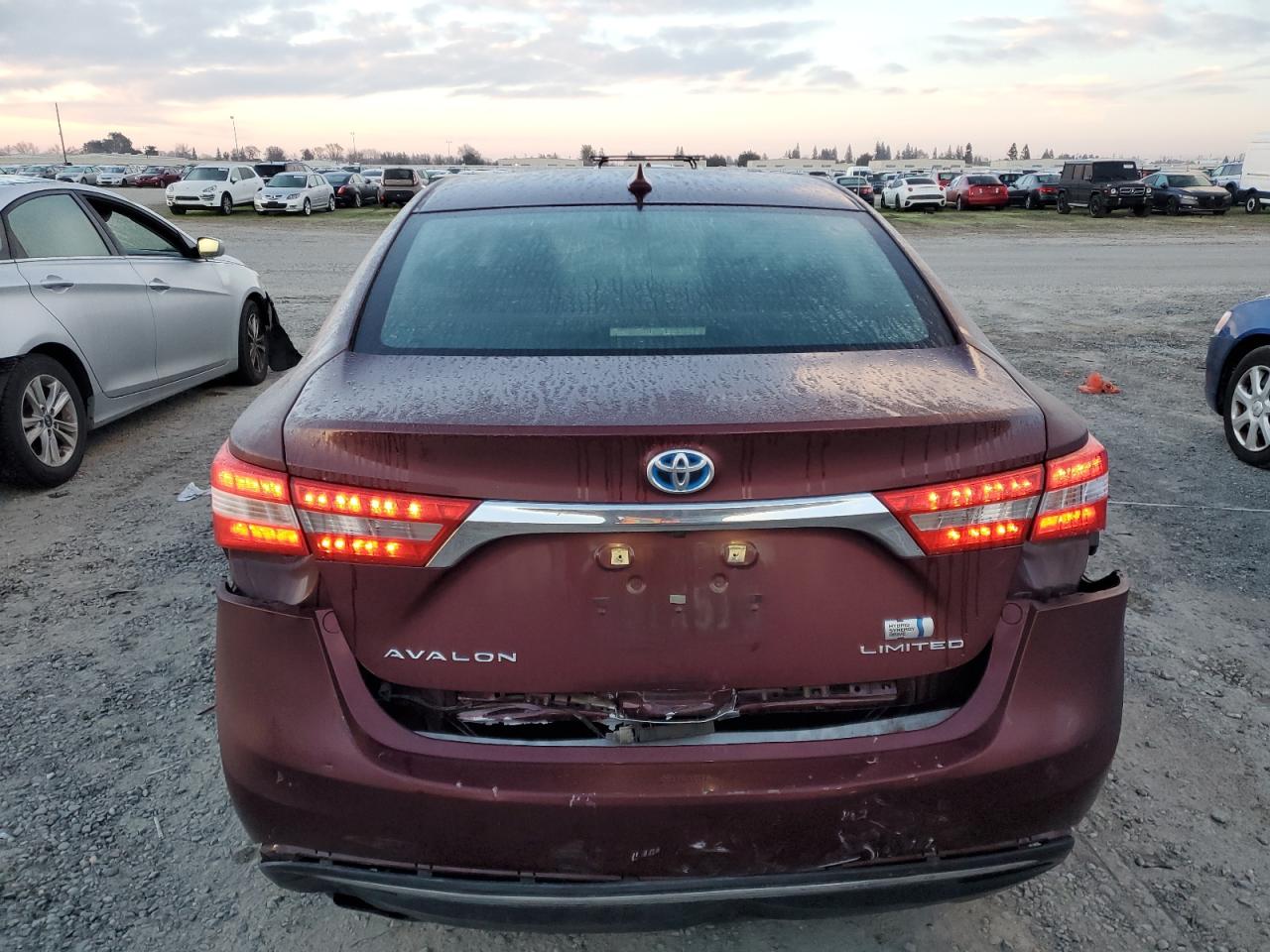 2016 Toyota Avalon - Image 6