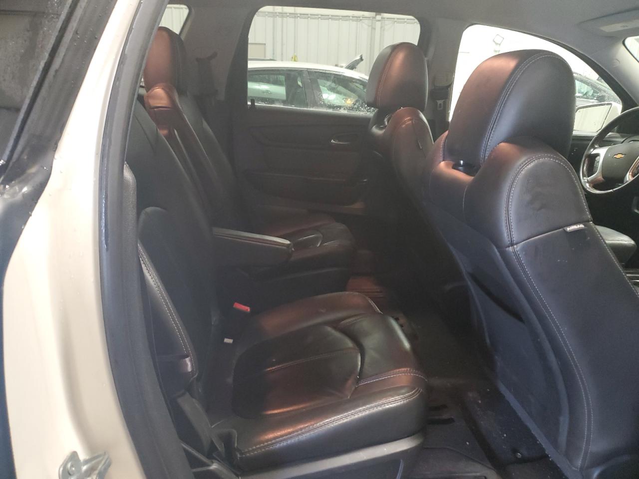 2015 Chevrolet Traverse - Image 10