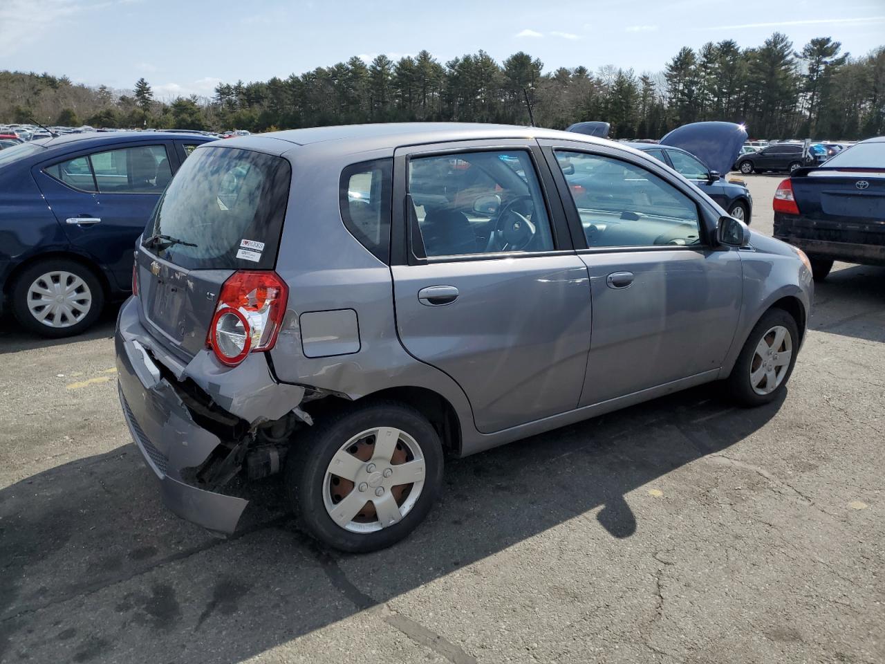 2011 Chevrolet Aveo - Image 3