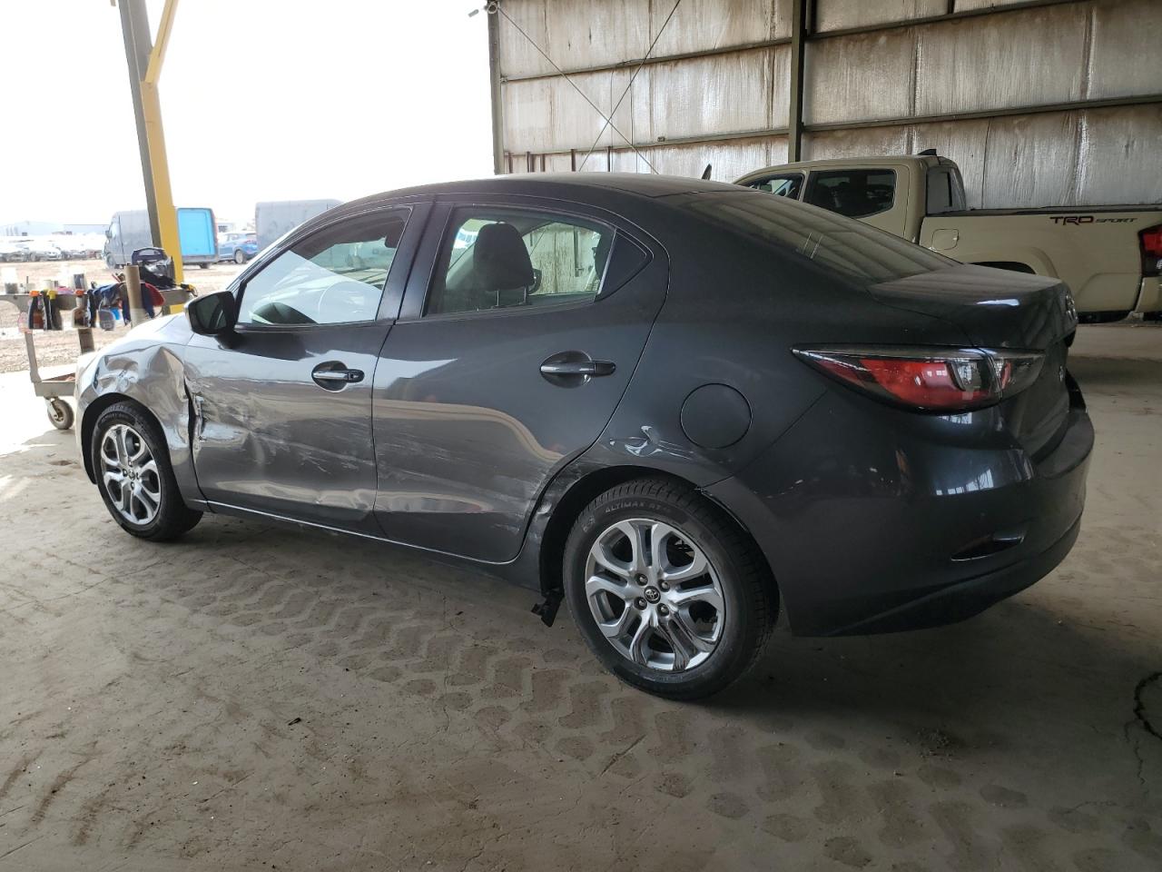 2017 Toyota Yaris - Image 2