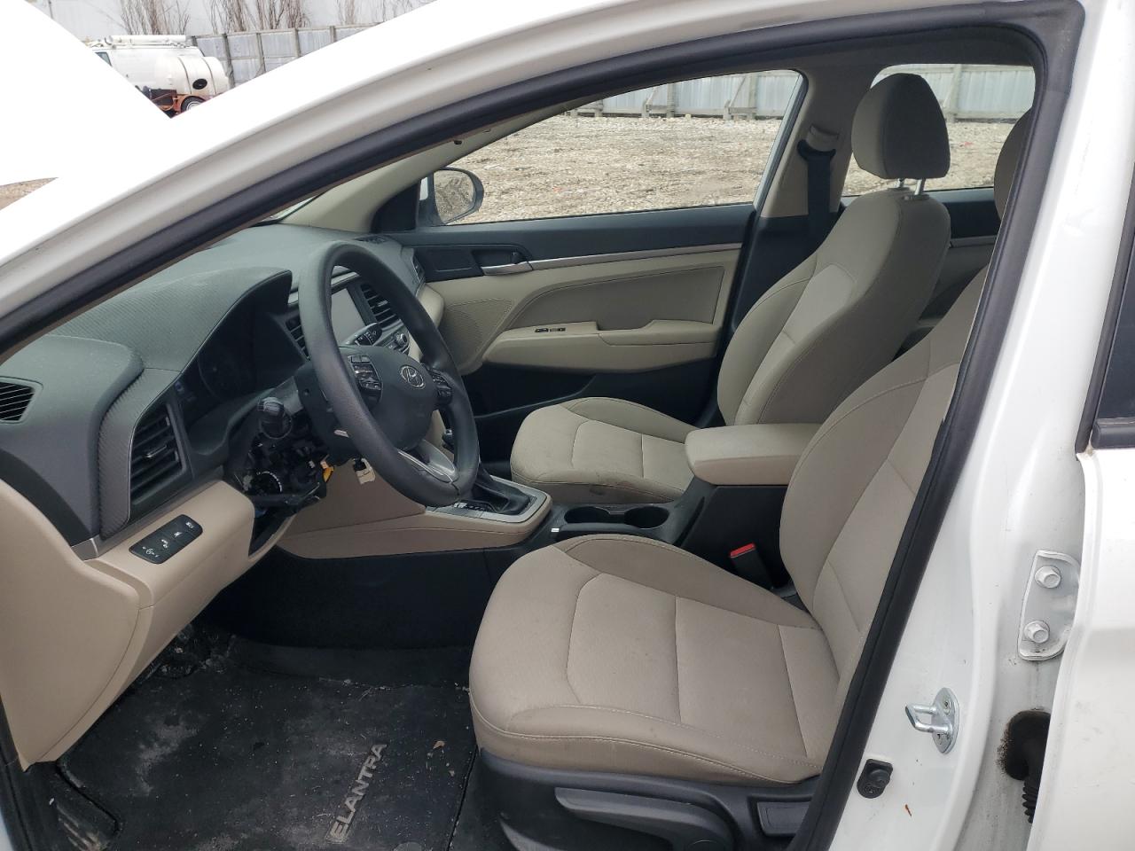 2019 Hyundai Elantra - Image 7