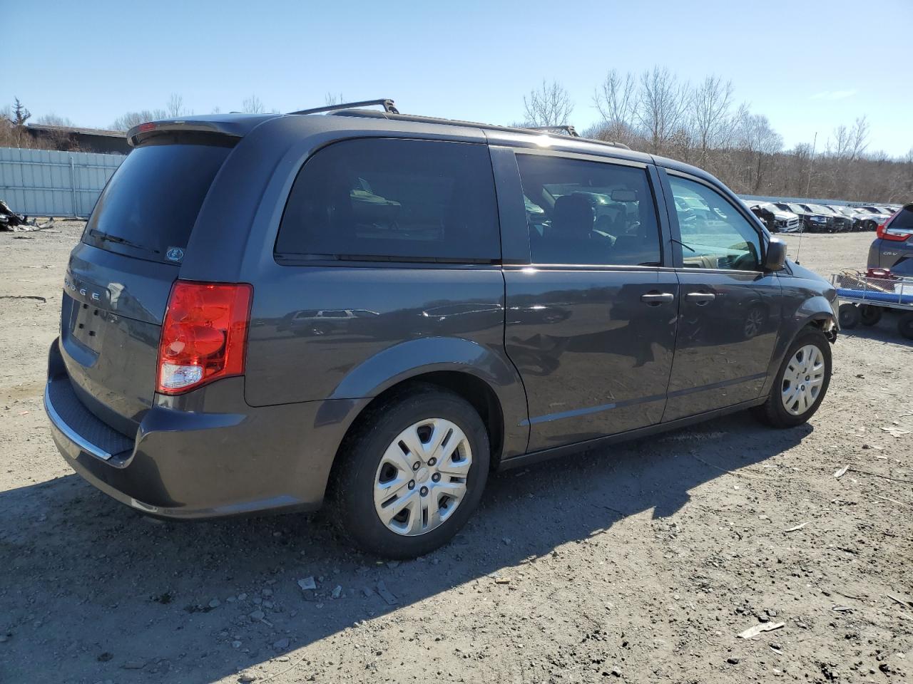 2019 Dodge Caravan - Image 3