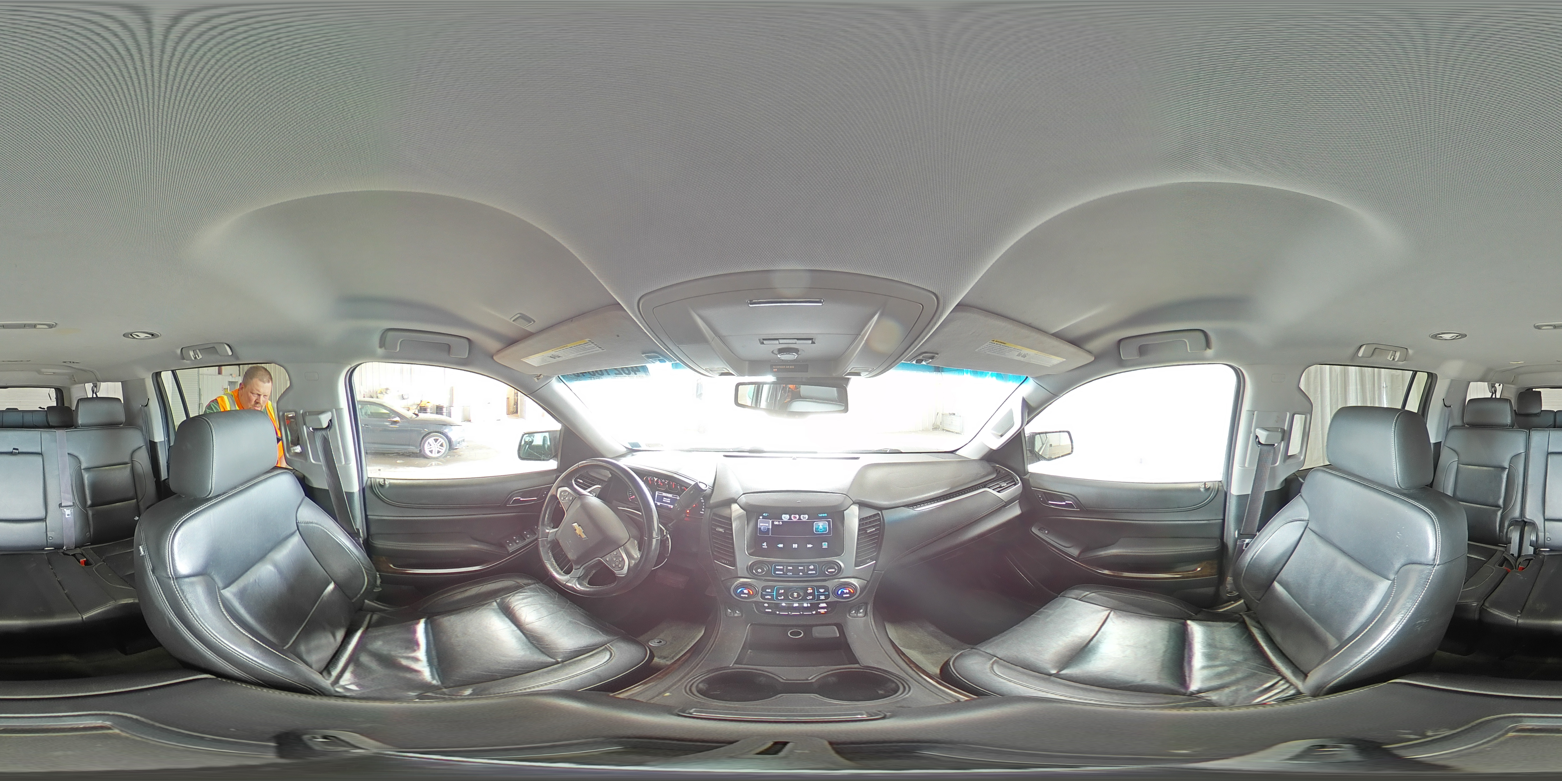 2015 Chevrolet Suburban - Image 15