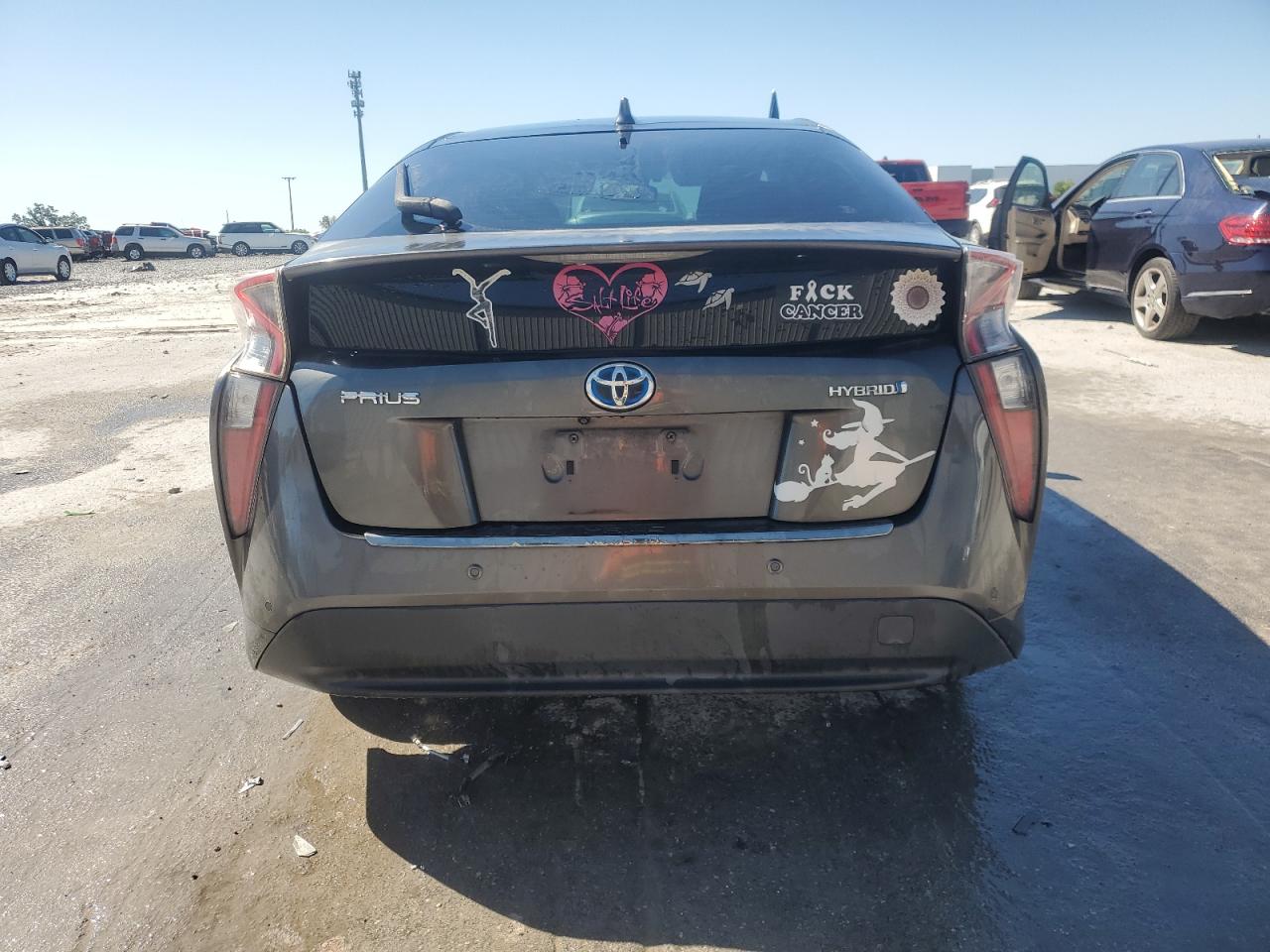 2017 Toyota Prius - Image 6